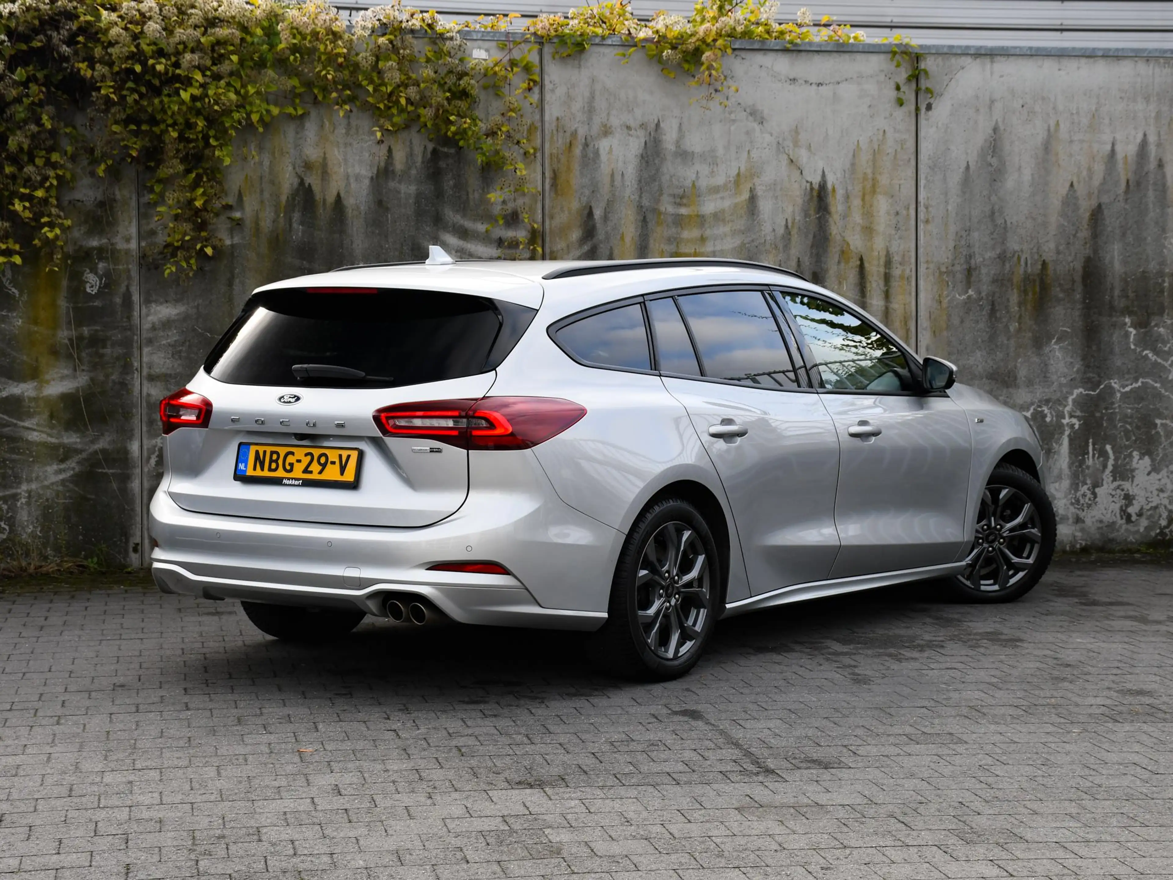 Ford Focus Wagon ST Line X 1.0 EcoBoost Hybrid 155pk Automaat — photo 6