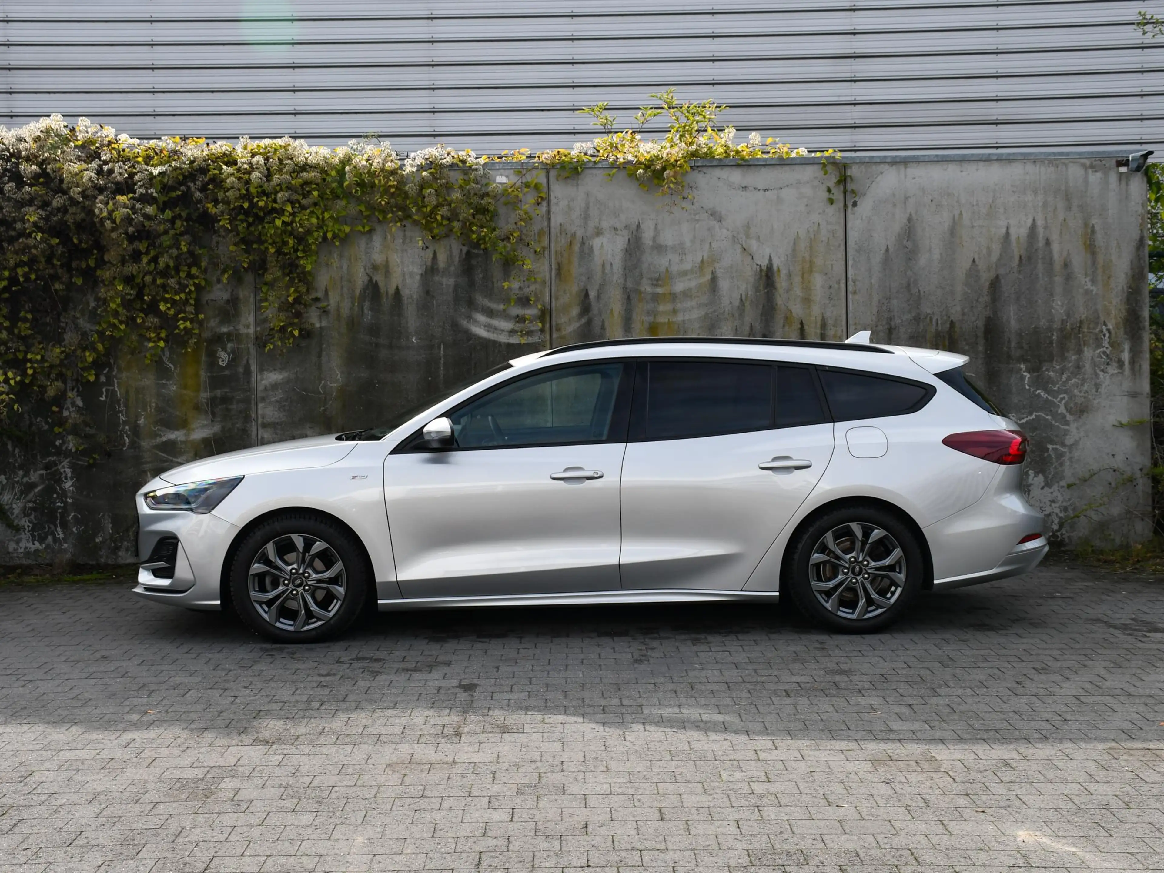 Ford Focus Wagon ST Line X 1.0 EcoBoost Hybrid 155pk Automaat — photo 4