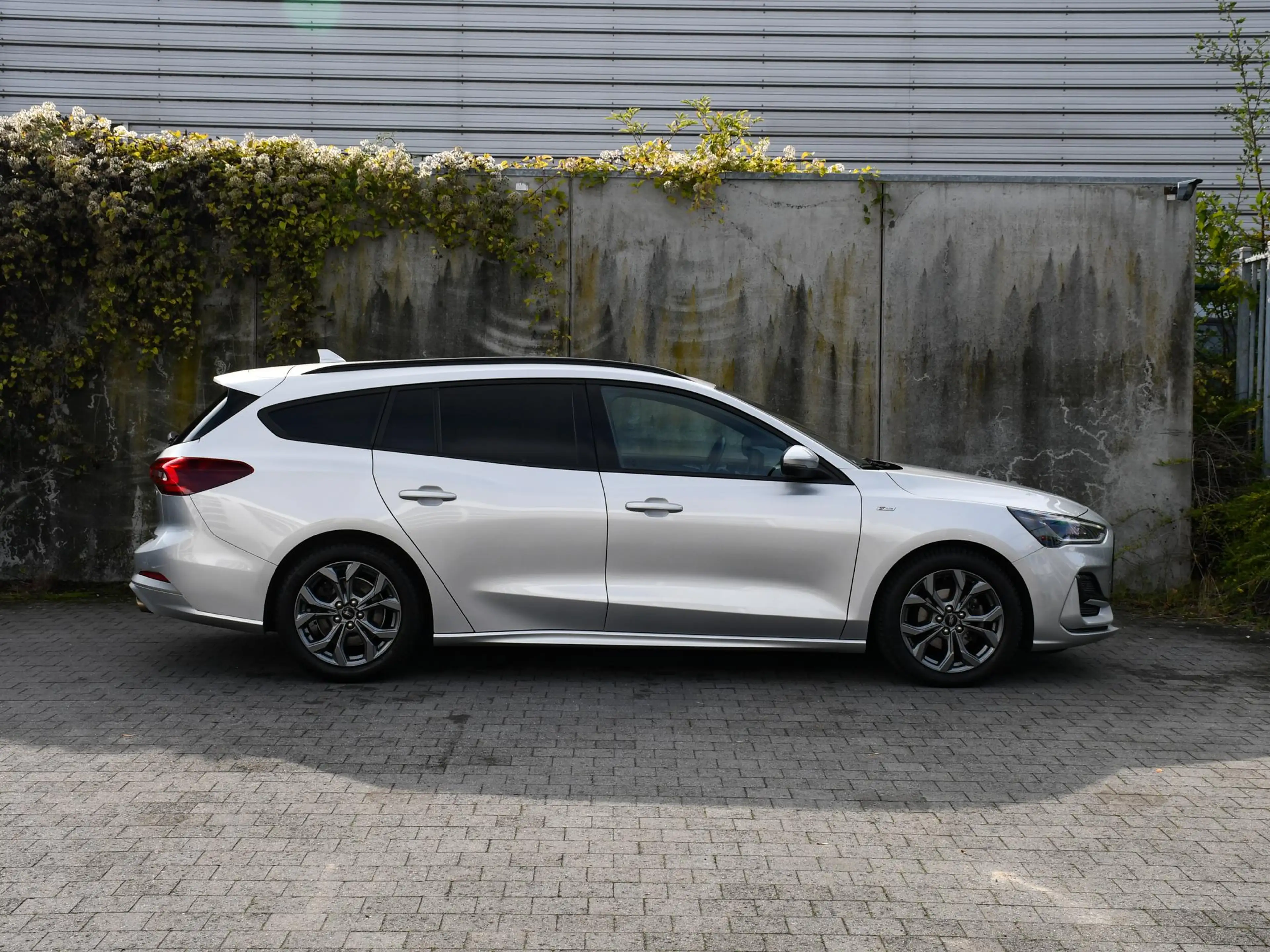 Ford Focus Wagon ST Line X 1.0 EcoBoost Hybrid 155pk Automaat — photo 5