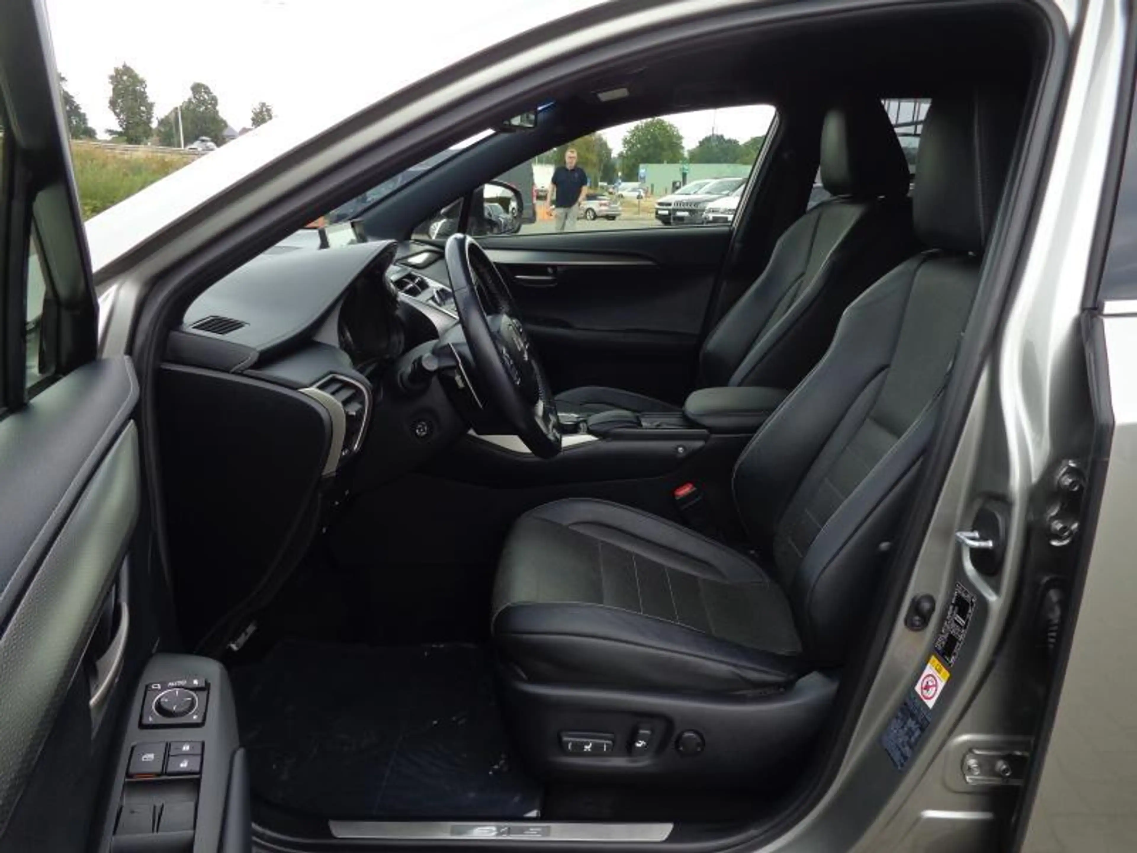 Lexus NX 300h F-Sport AWD in topstaat ! — photo 9