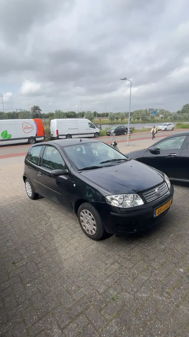 Fiat Punto 1.2 Active Zwart - 1