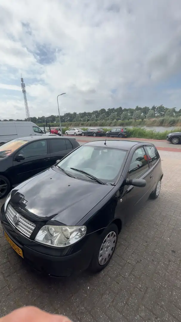 Fiat Punto 1.2 Active Zwart - 2