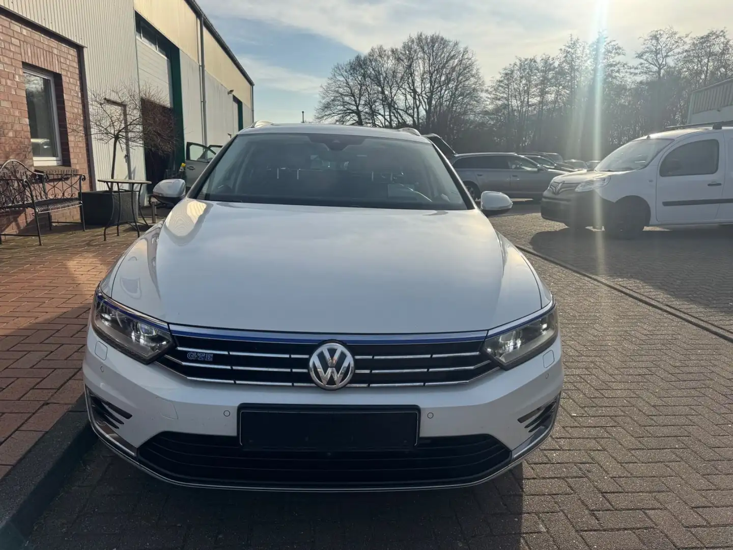 Volkswagen Passat Variant GTE*LEDER*PANO*HEADUP Weiß - 2