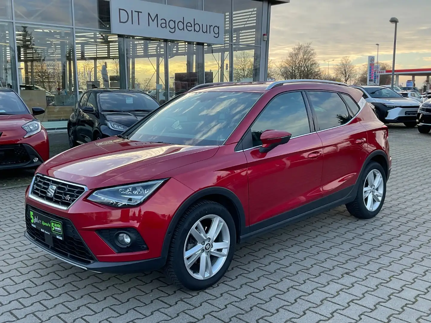 SEAT Arona 1.0 TGI FR ACC+LED+Navi+SHZ+Winterp.+Kam. Rot - 2