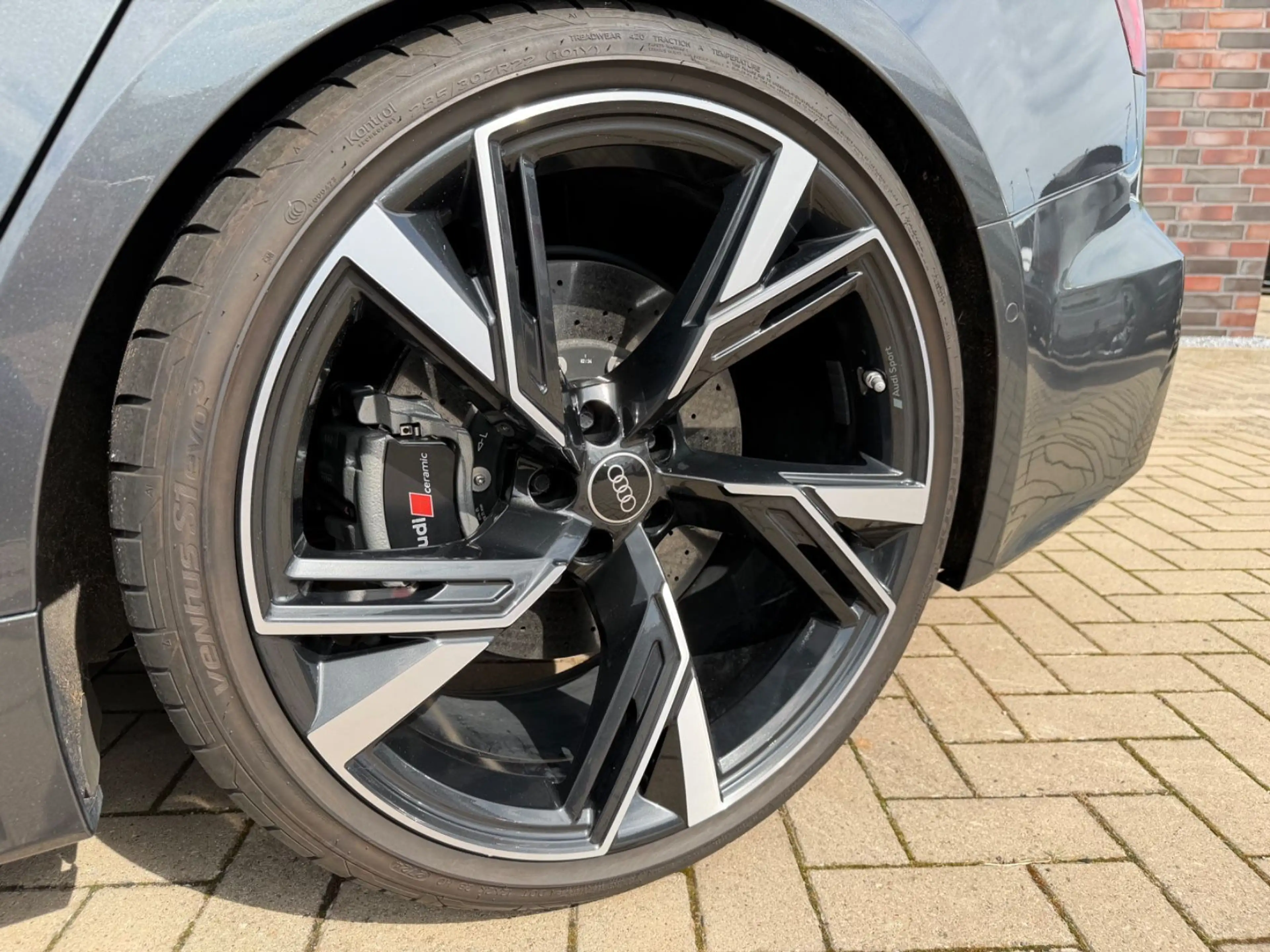 Audi RS6 Avant 4.0 TFSI quattro *B&O*Carbon* — photo 14