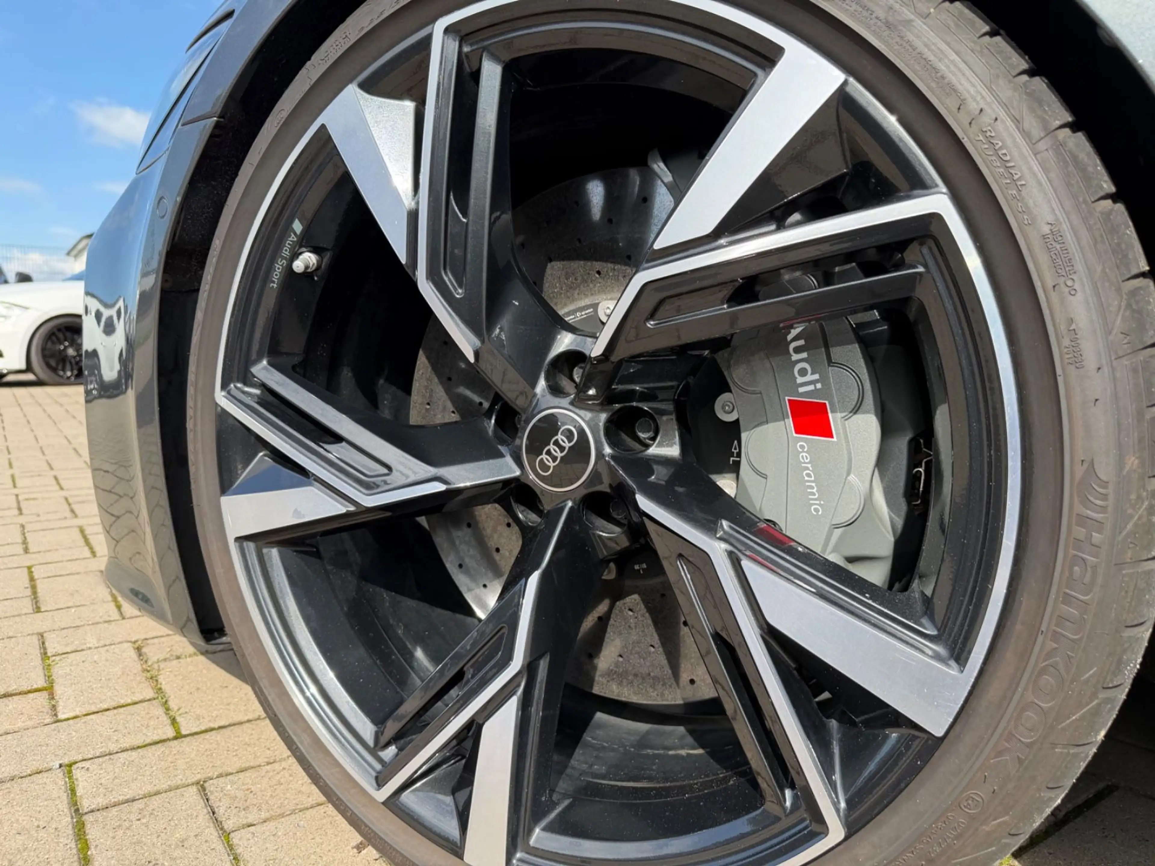 Audi RS6 Avant 4.0 TFSI quattro *B&O*Carbon* — photo 11