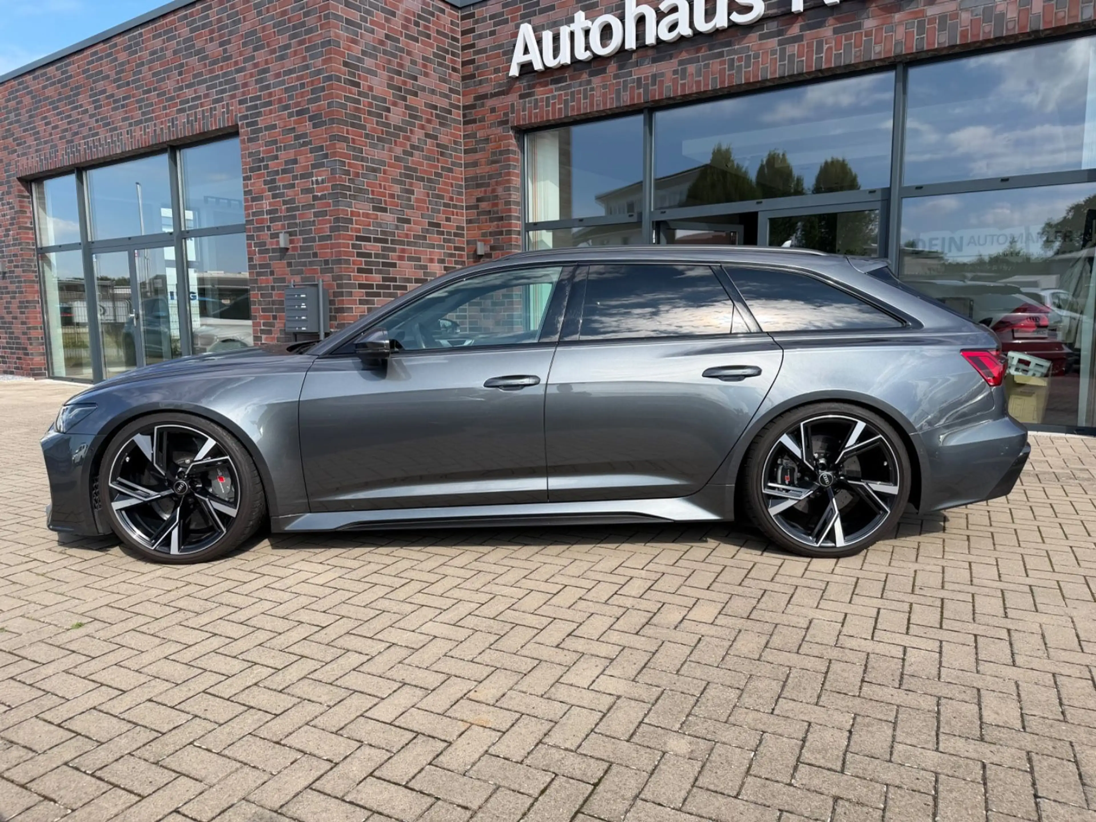 Audi RS6 Avant 4.0 TFSI quattro *B&O*Carbon* — photo 2
