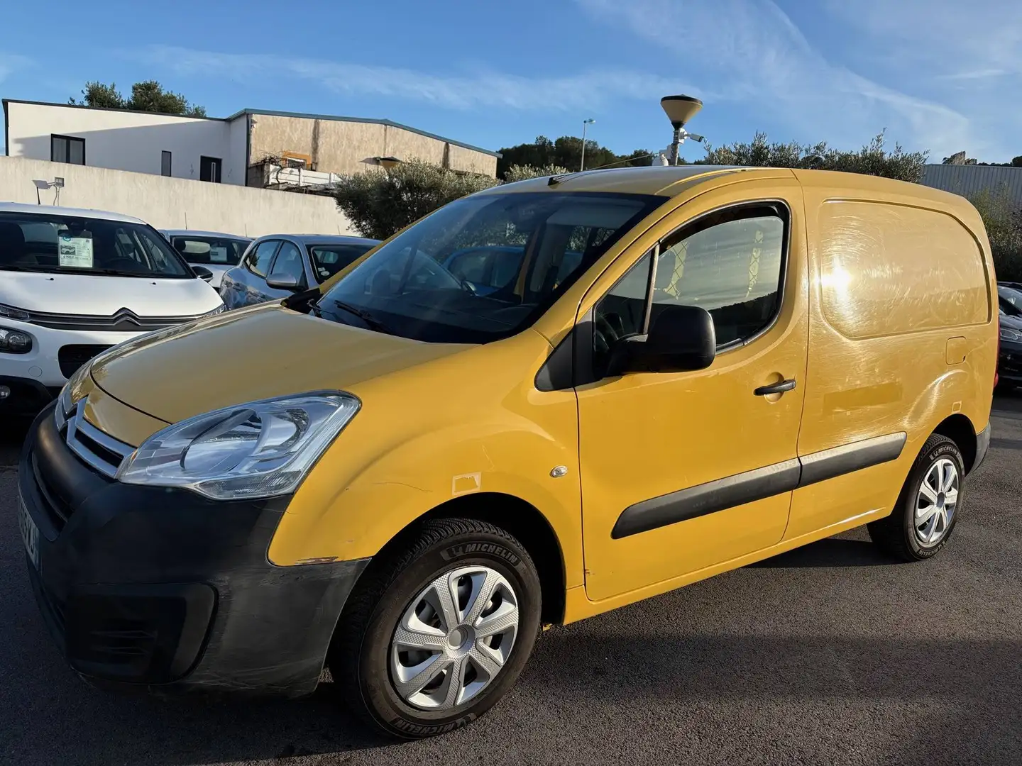 Citroen Berlingo M 1.6 BLUEHDI 75 CONFORT Jaune - 1