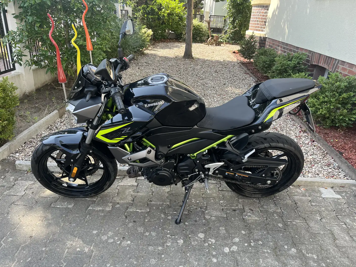 Kawasaki Z 400 Zwart - 1