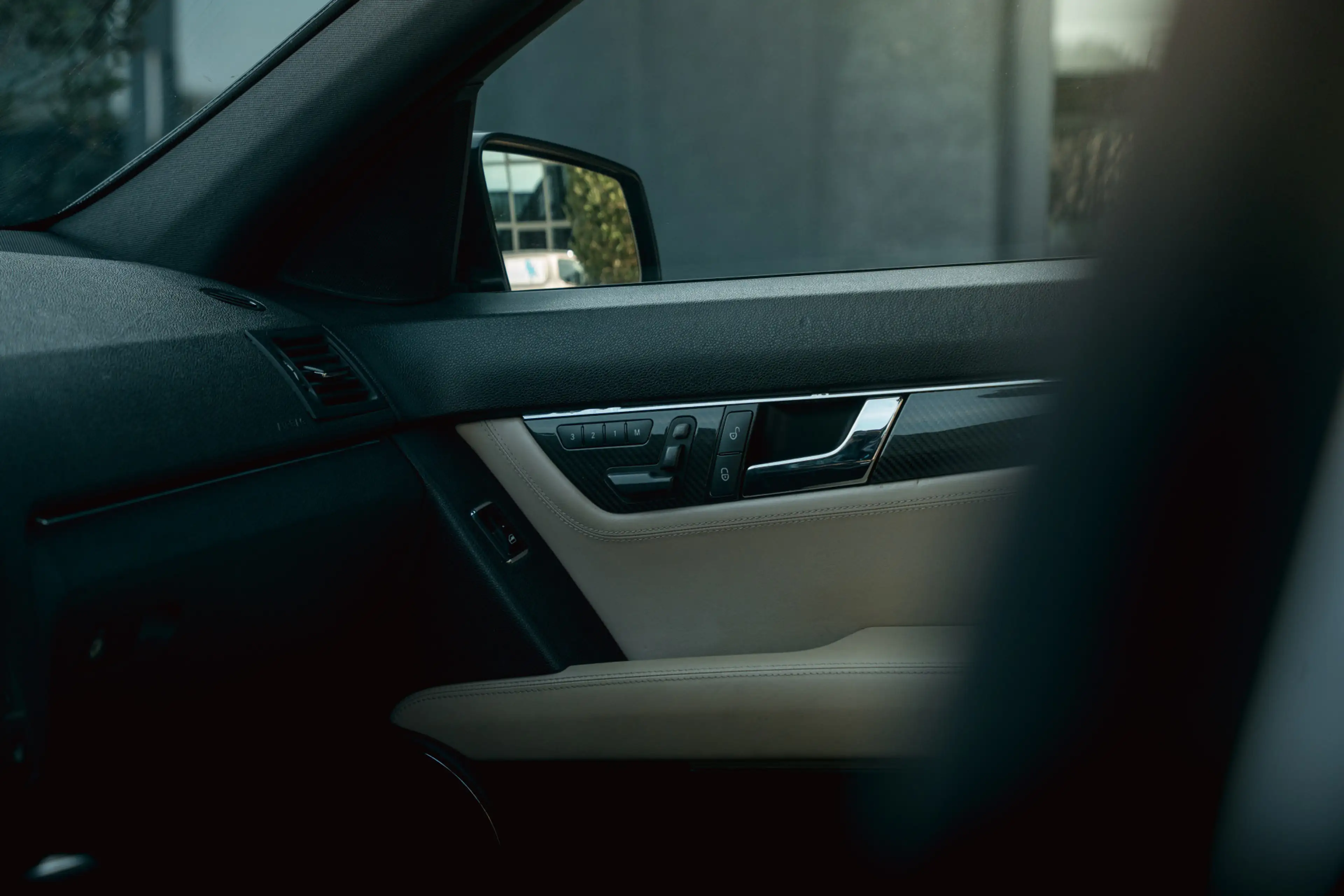 Mercedes-Benz C 63 AMG |schuifd. | Keyless-go | AMG Perf. package | Carbo — photo 13