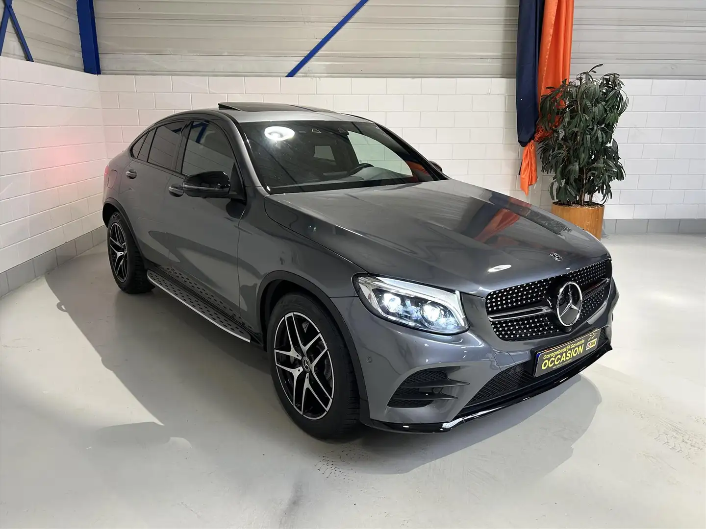 Mercedes-Benz GLC 250 Coupé 211pk 4MATIC 9G AMG-Line, Burmester, Schuifd Gris - 1