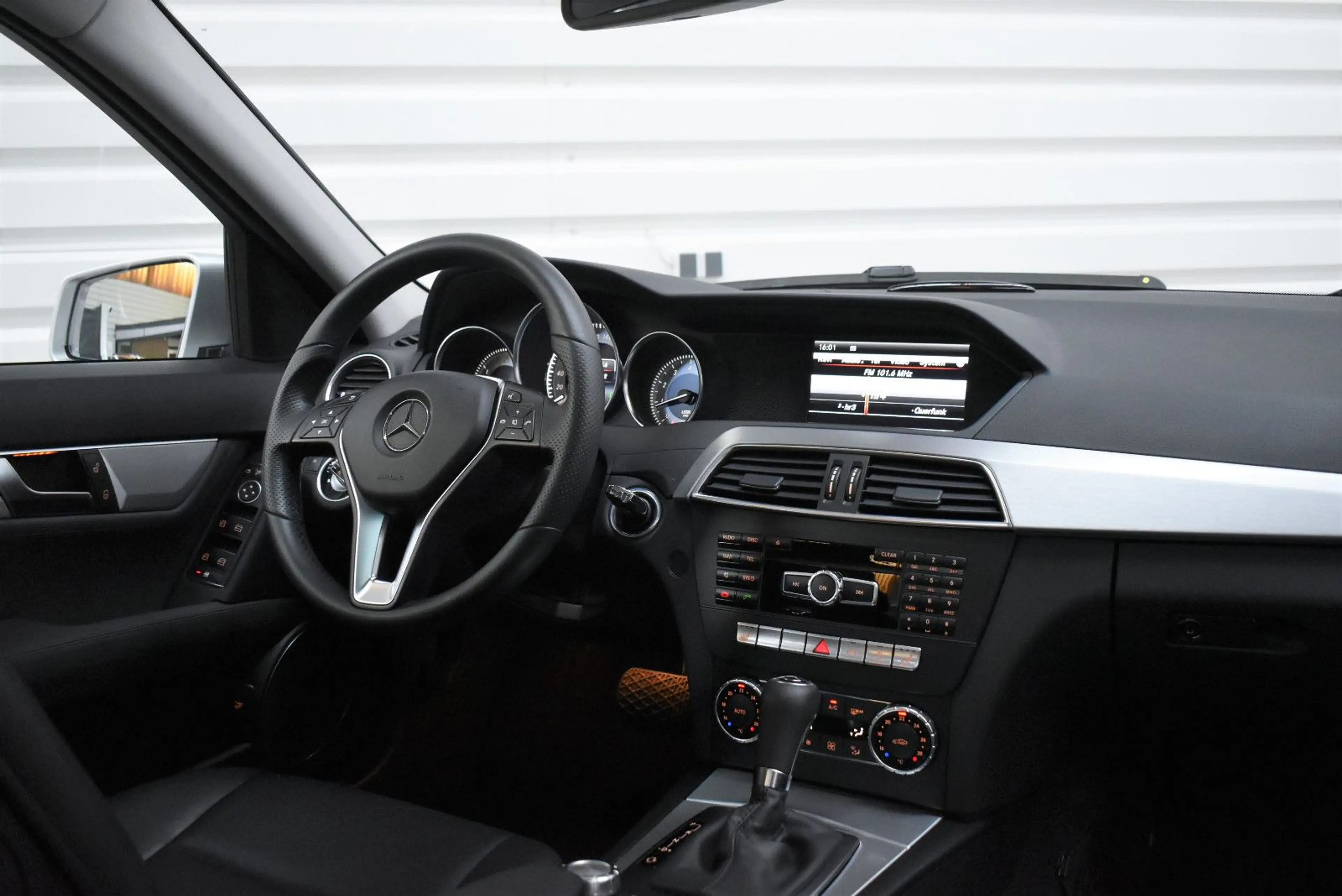 Mercedes-Benz C 200 CGI Avantgarde+Autom.+Bi-Xenon+Schiebedach — photo 15