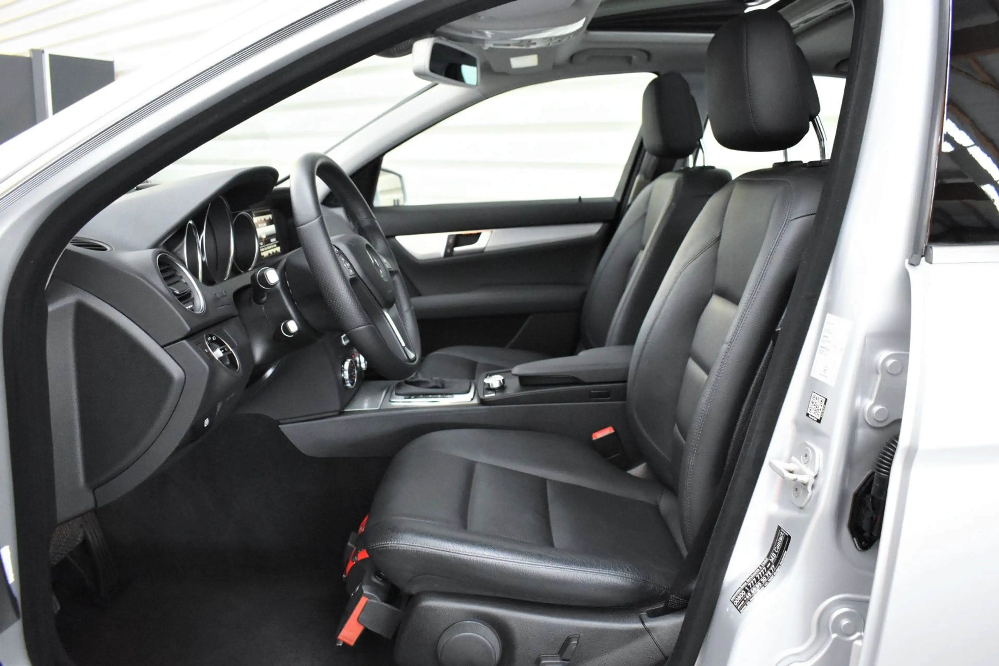 Mercedes-Benz C 200 CGI Avantgarde+Autom.+Bi-Xenon+Schiebedach — photo 9