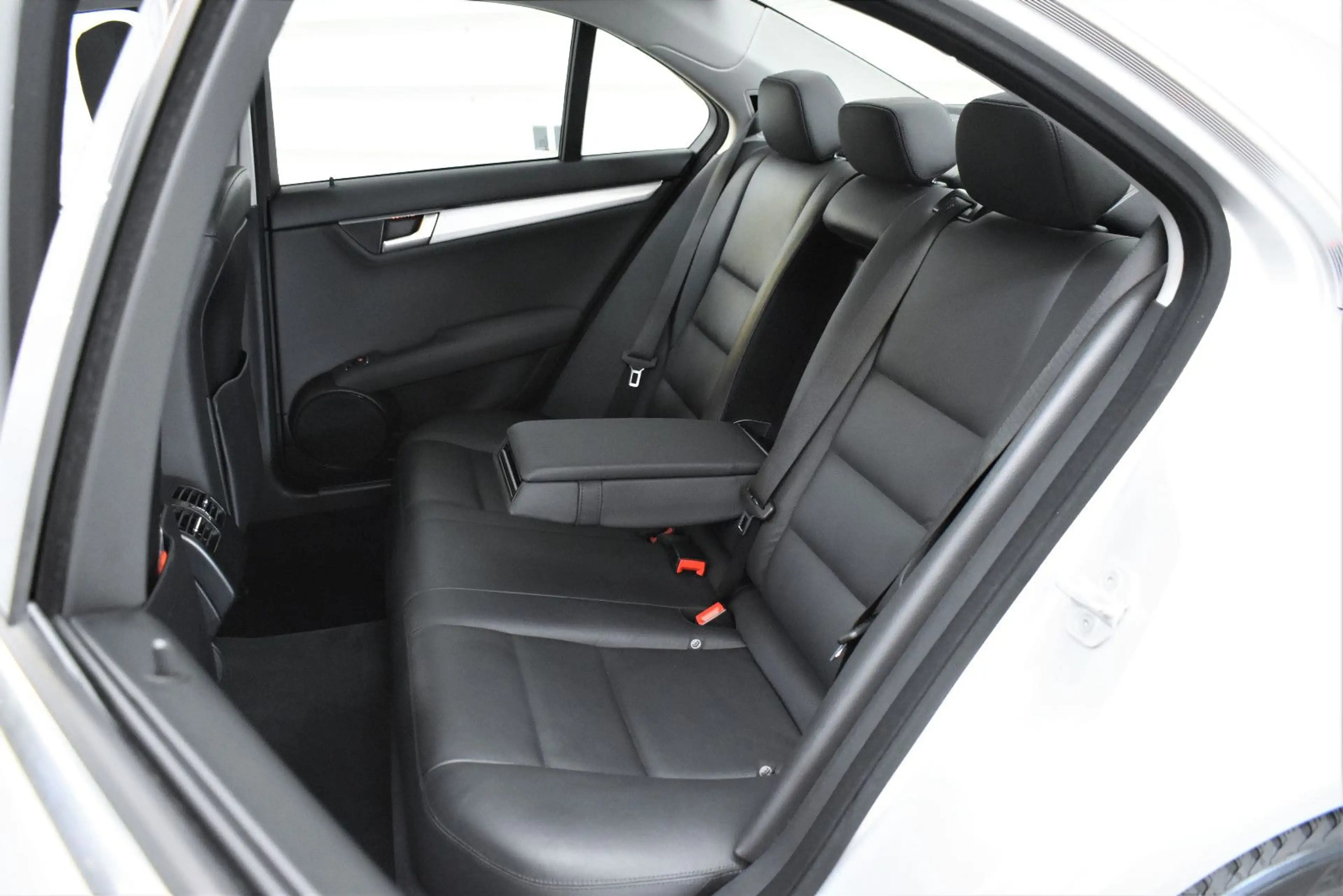 Mercedes-Benz C 200 CGI Avantgarde+Autom.+Bi-Xenon+Schiebedach — photo 14