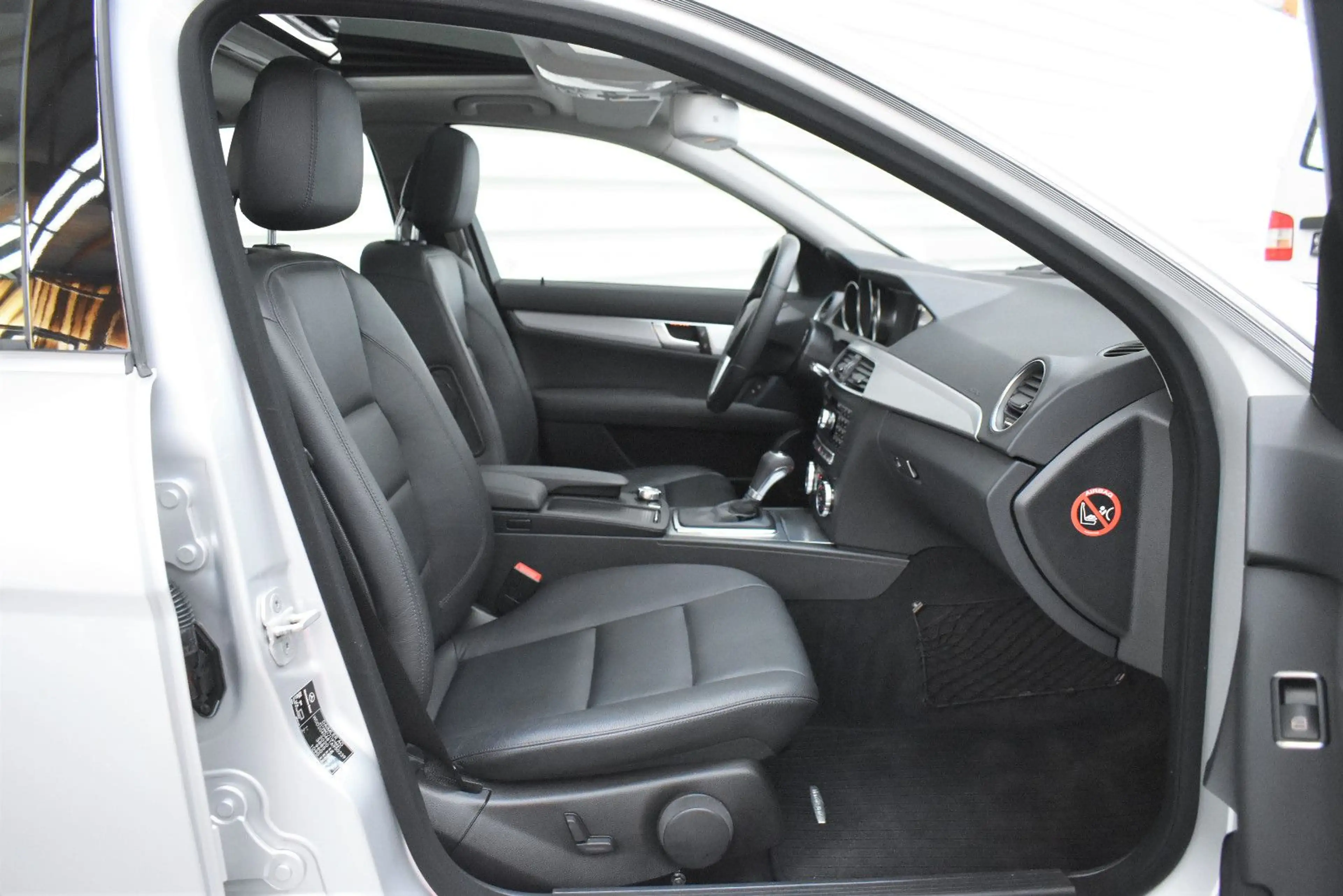 Mercedes-Benz C 200 CGI Avantgarde+Autom.+Bi-Xenon+Schiebedach — photo 11