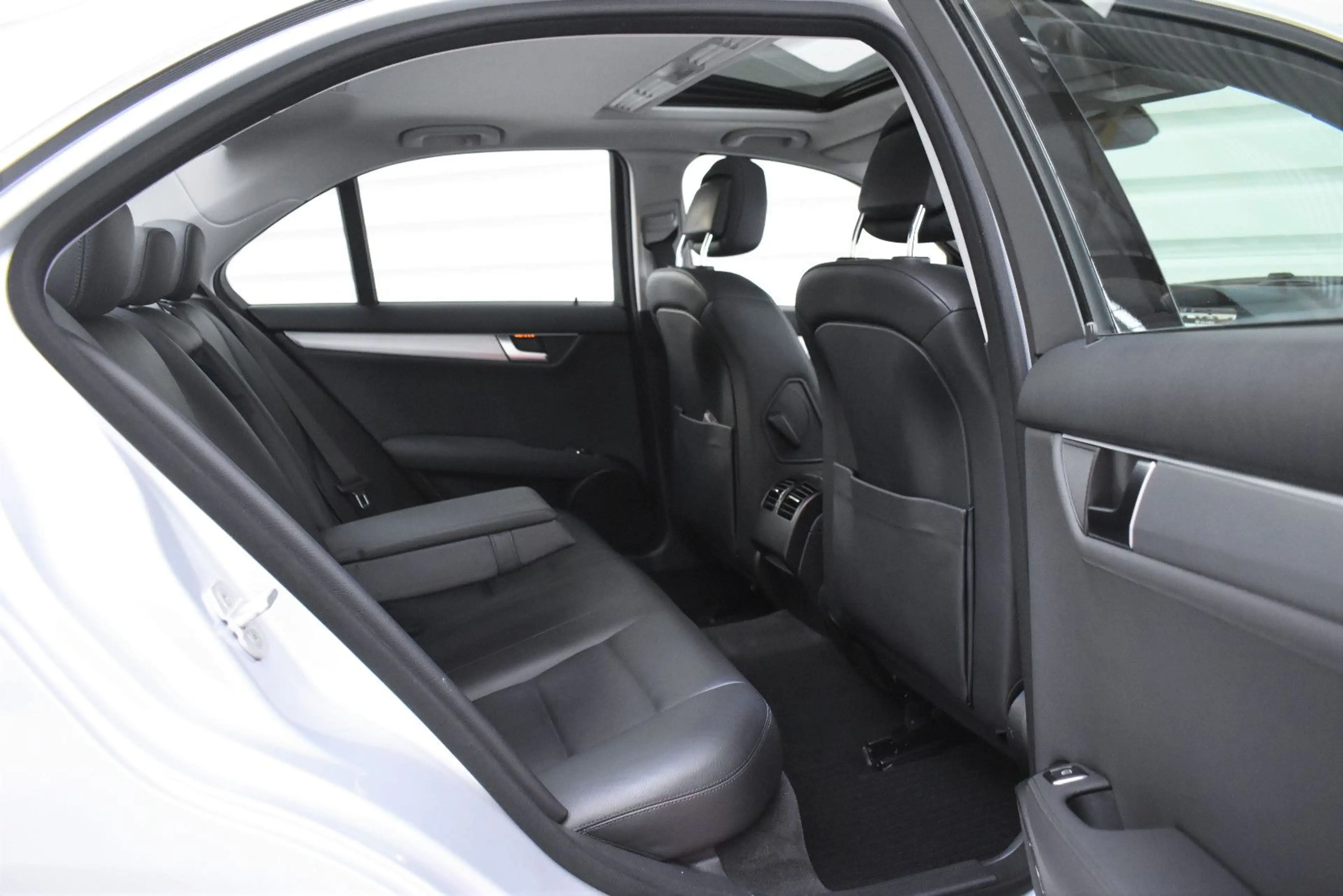 Mercedes-Benz C 200 CGI Avantgarde+Autom.+Bi-Xenon+Schiebedach — photo 13