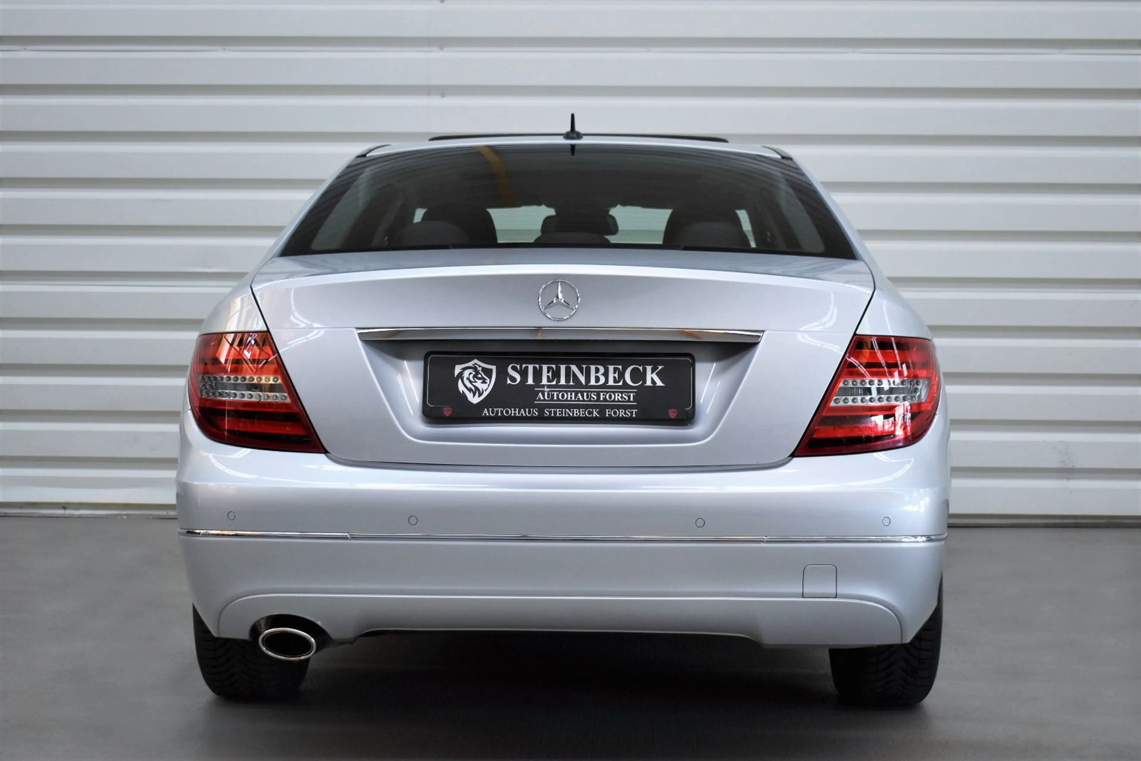 Mercedes-Benz C 200 CGI Avantgarde+Autom.+Bi-Xenon+Schiebedach — photo 6