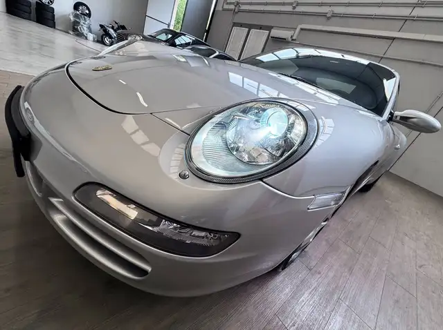 Porsche 911 view 16