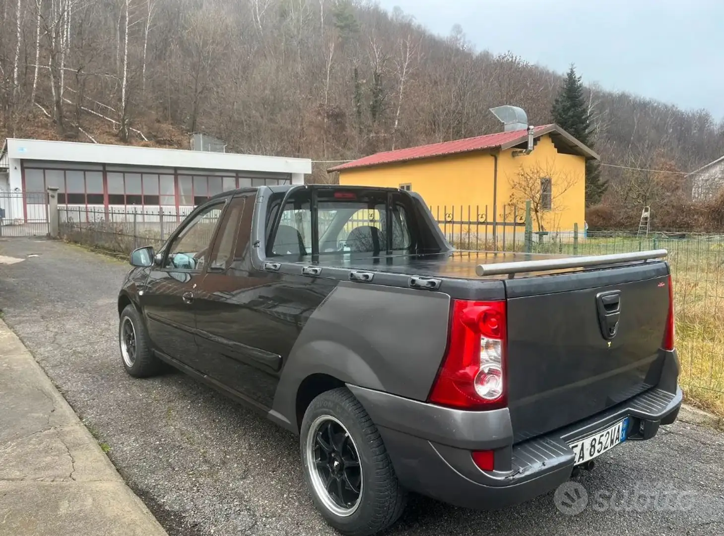 Dacia Sonstige Logan Pick-Up Schwarz - 2