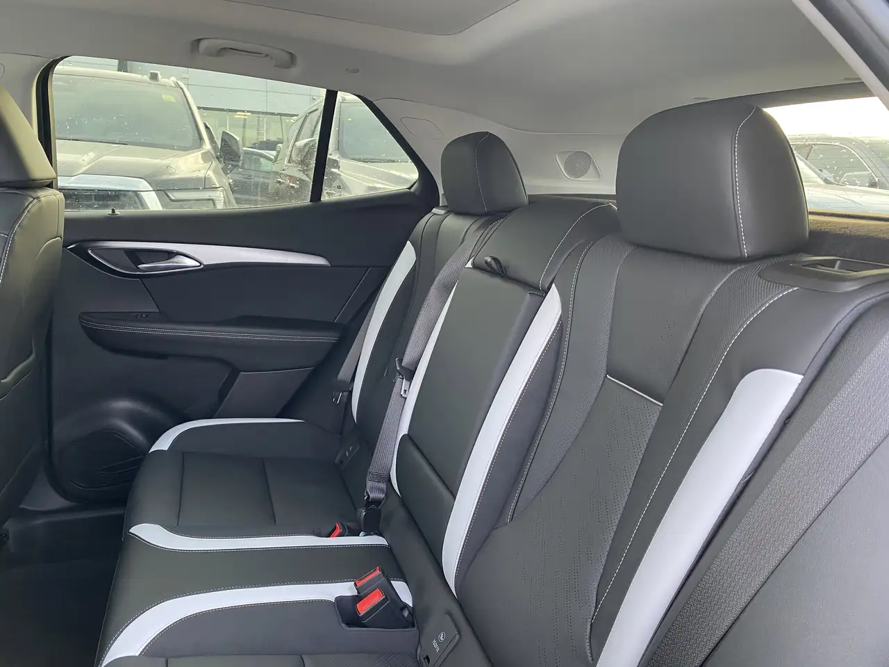 Buick Envision снимка Buick Envision