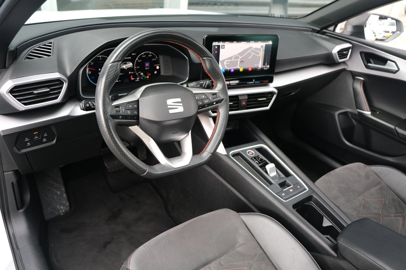 SEAT Leon 1.4 TSI eHybrid FR 204PK Pano Alcantara Cam Led AC — photo 3