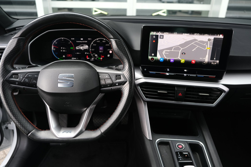 SEAT Leon 1.4 TSI eHybrid FR 204PK Pano Alcantara Cam Led AC — photo 7
