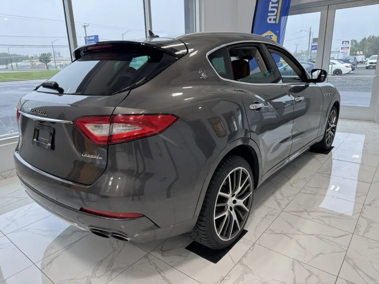 Maserati Levante снимка Maserati Levante