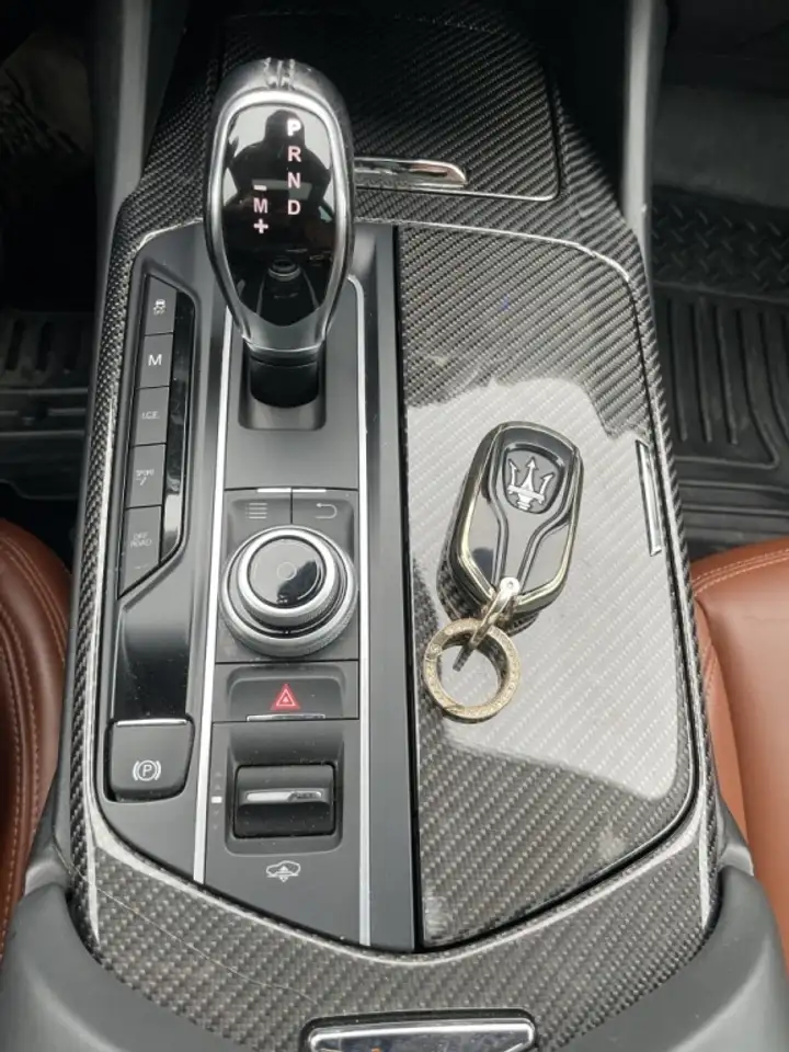 Maserati Levante снимка Maserati Levante