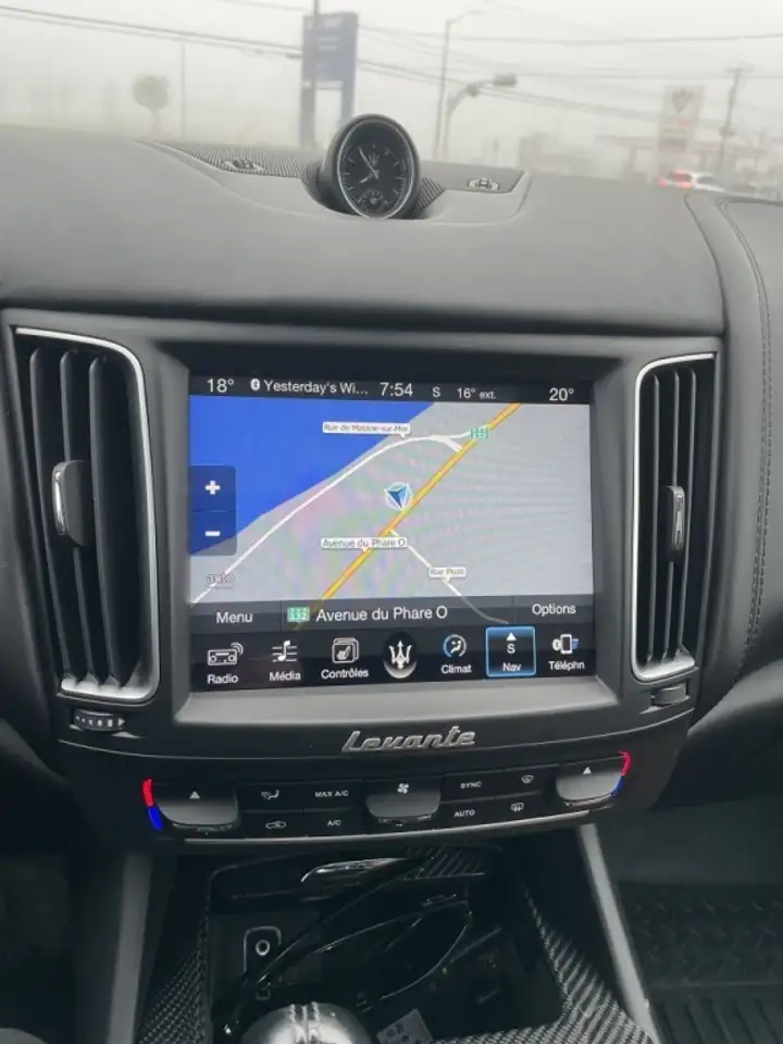 Maserati Levante снимка Maserati Levante