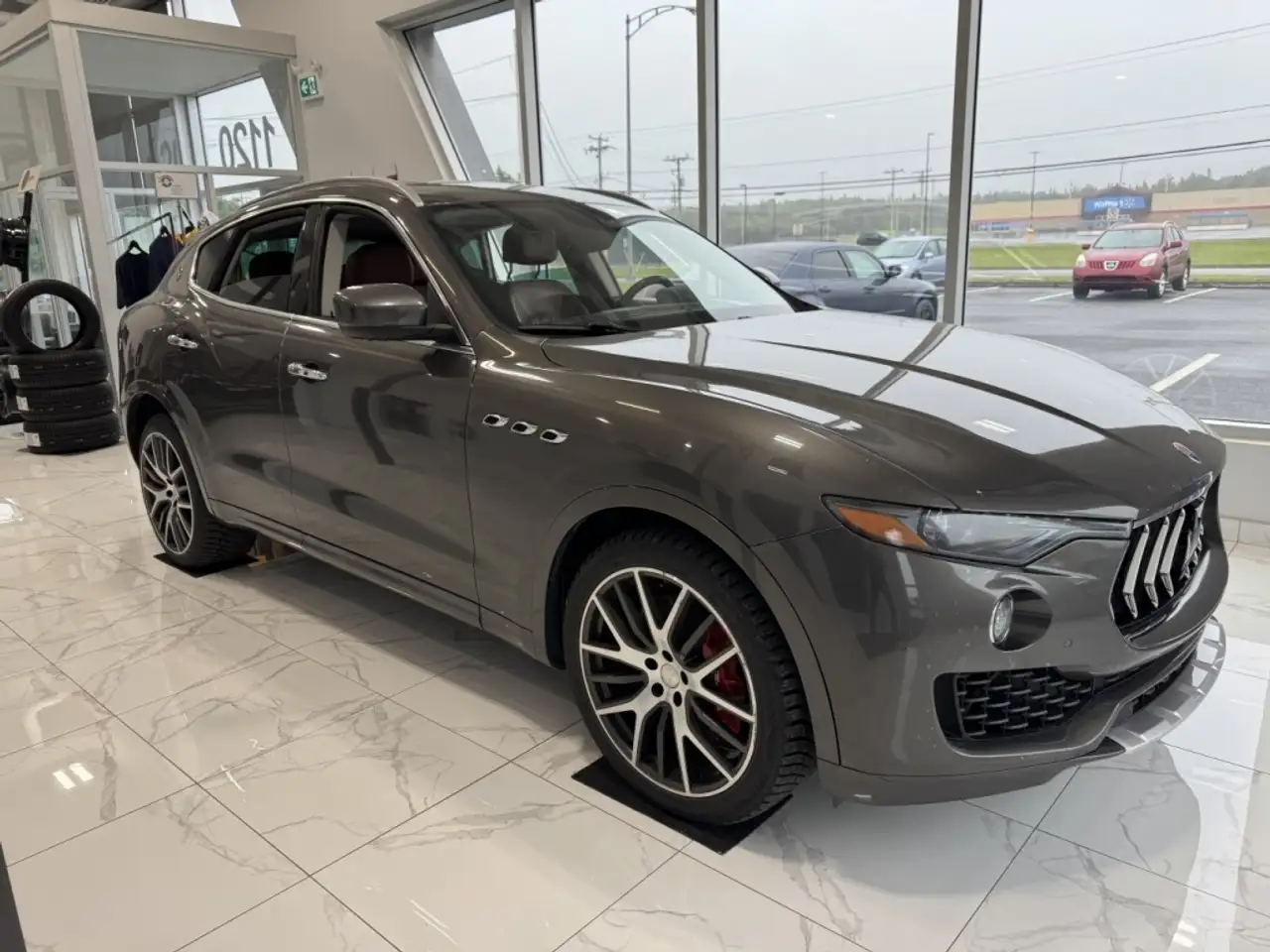Maserati Levante снимка Maserati Levante