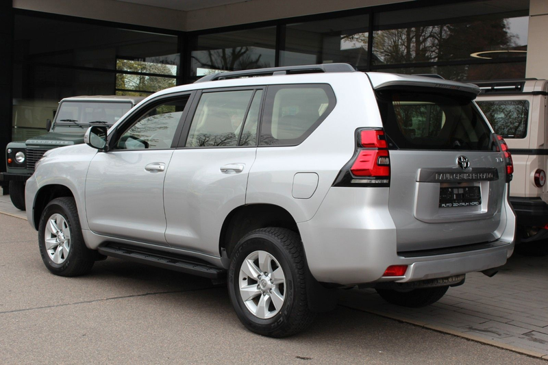 Toyota Land Cruiser 2.8 D-4D Comfort Automatik 7-Sitze — photo 6