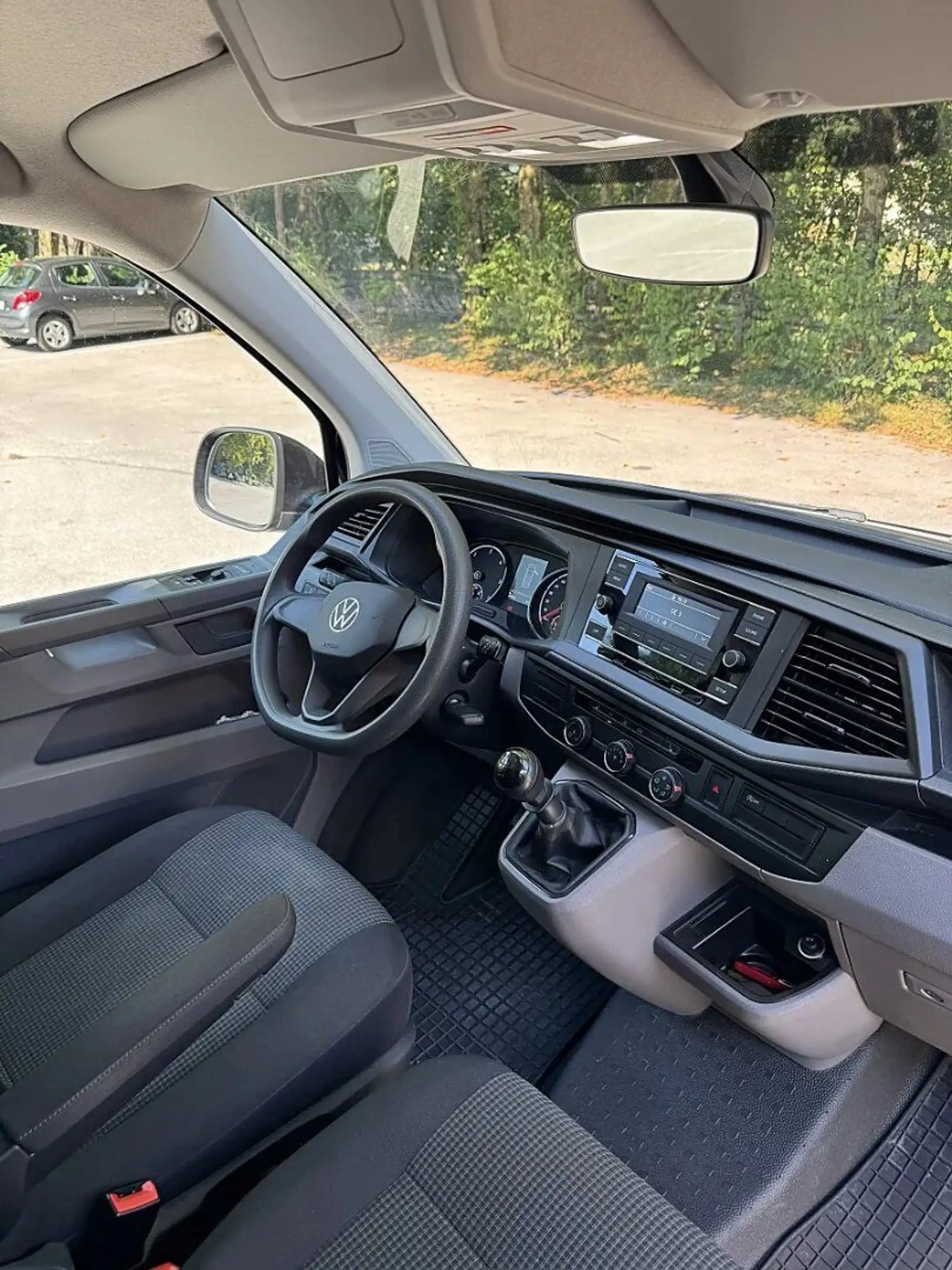 Volkswagen T6.1 Transporter 2.0 TDI Kasten / 5 Jahre oder 150.000 km Garantie — photo 11