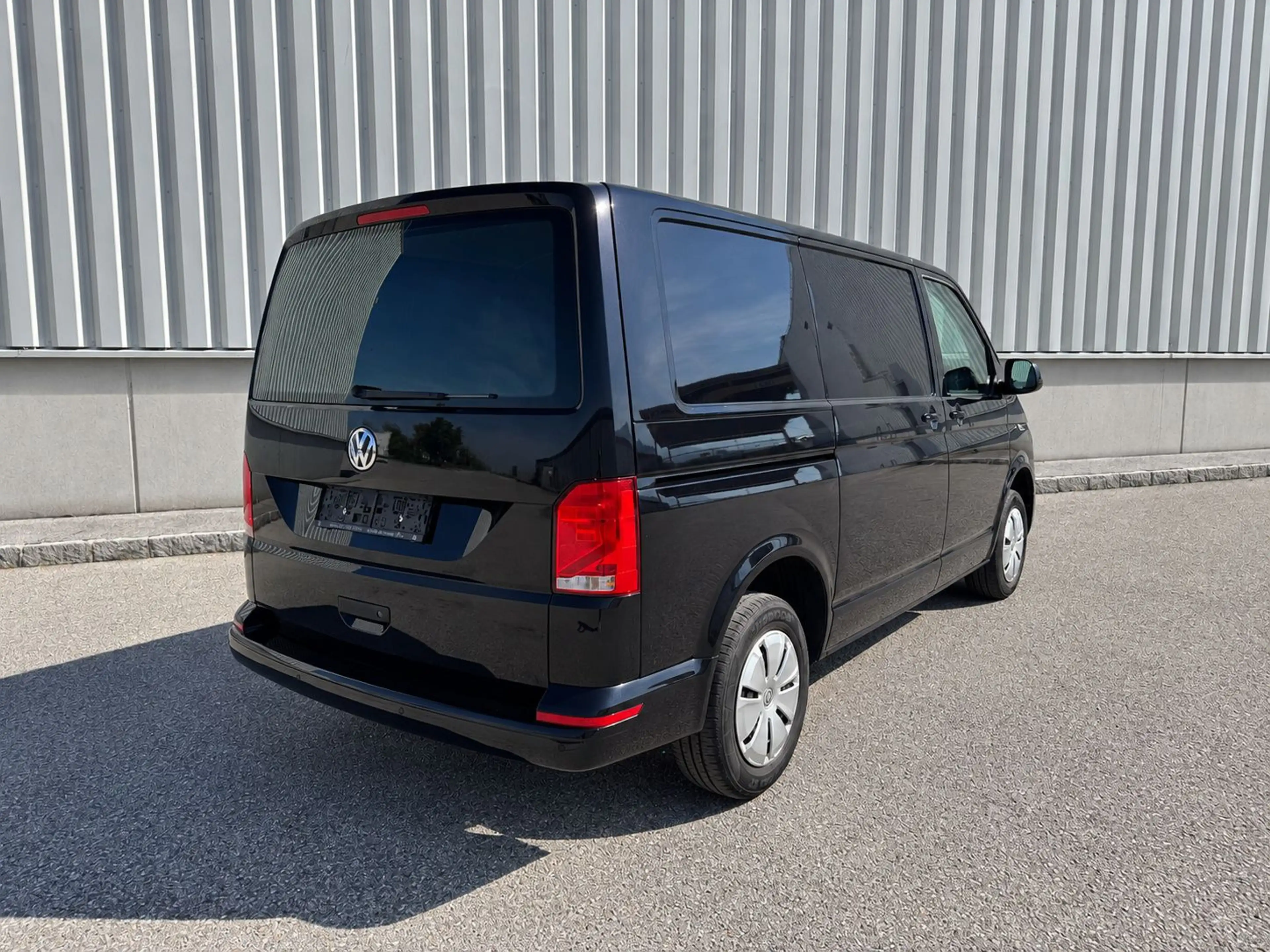 Volkswagen T6.1 Transporter 2.0 TDI Kasten / 5 Jahre oder 150.000 km Garantie — photo 6