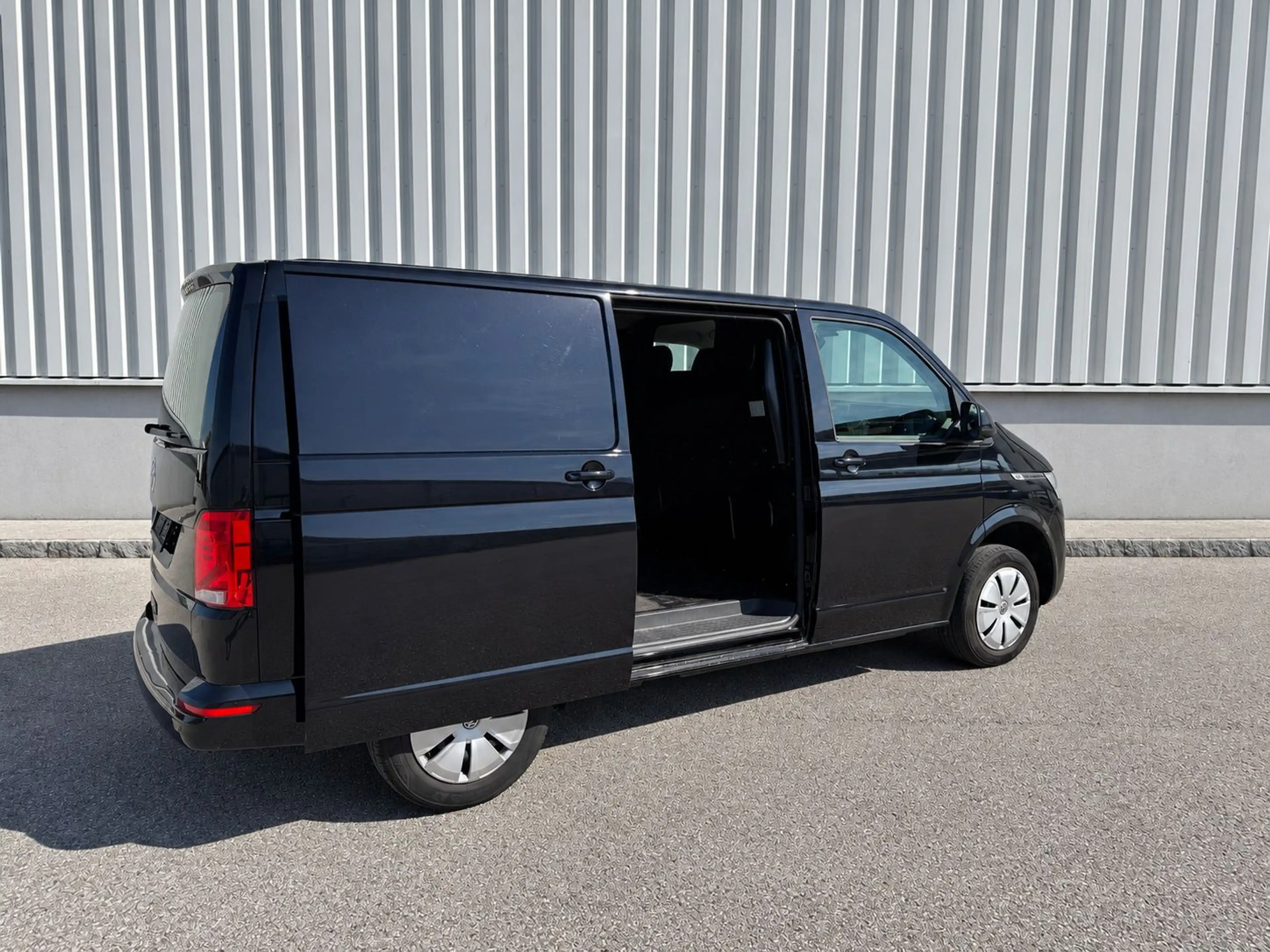 Volkswagen T6.1 Transporter 2.0 TDI Kasten / 5 Jahre oder 150.000 km Garantie — photo 8