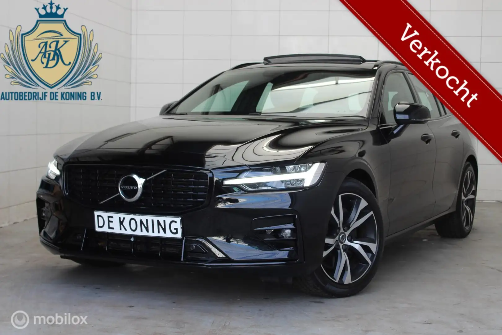 Volvo V60 2.0 B3 R-Design Pano,Climat,Led,Key-less Noir - 1