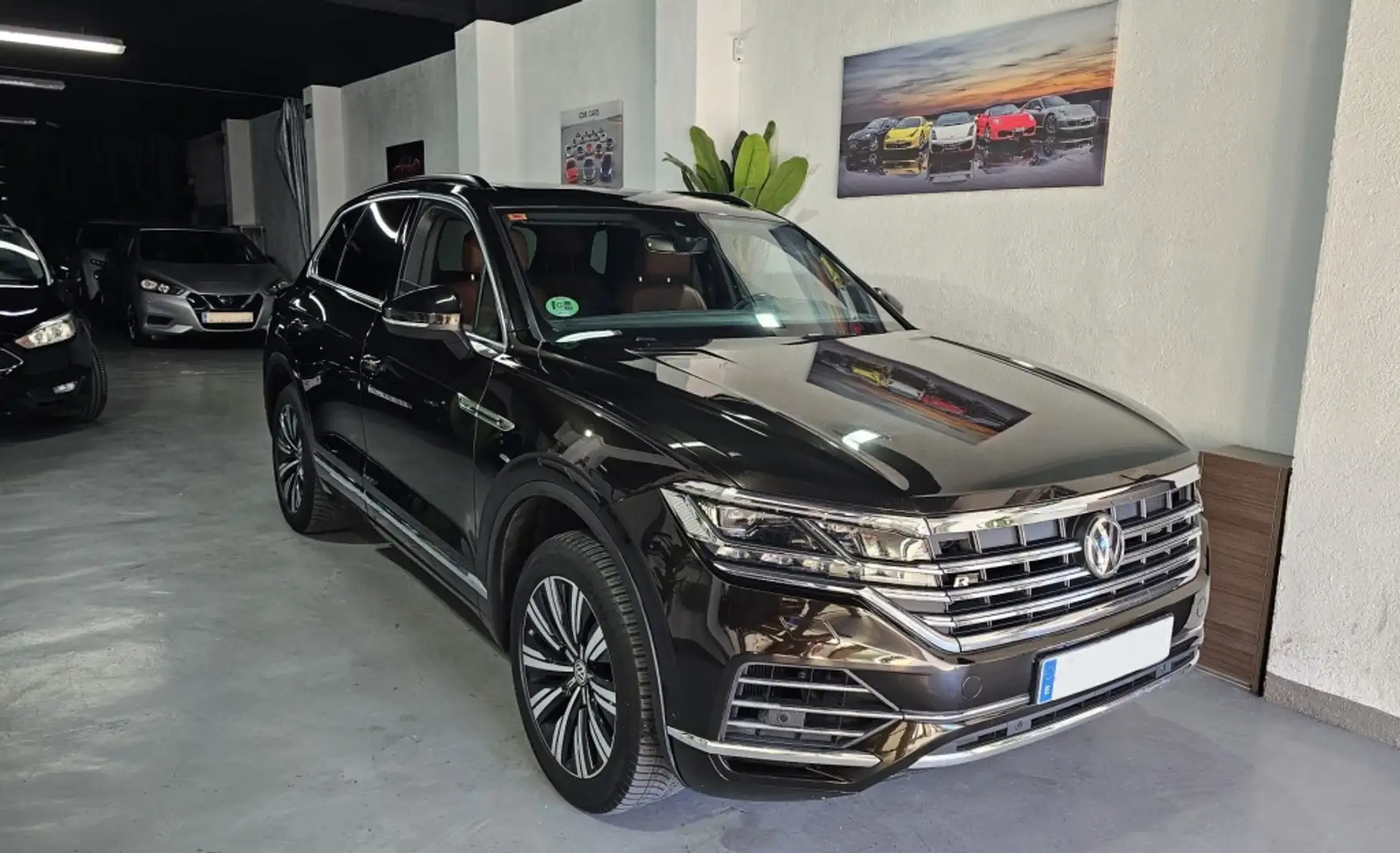 Volkswagen Touareg 3.0TDI V6 R-Line Individual Tip. Elegance 4M 210kW Marrón - 1