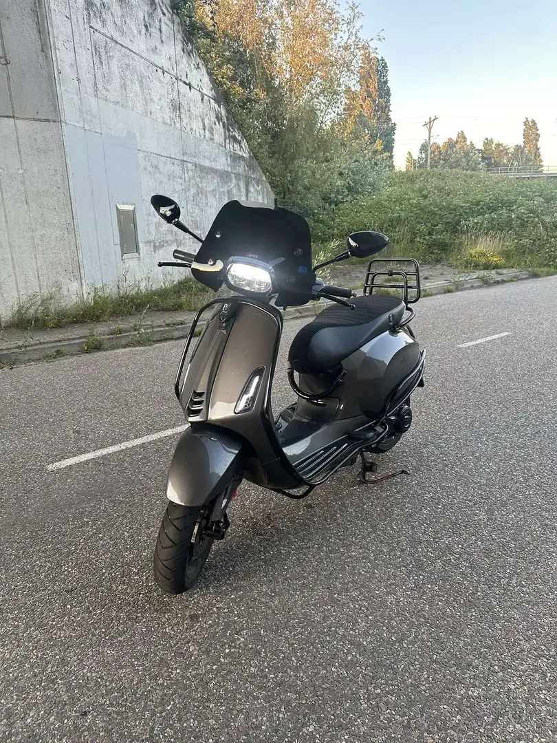 Vespa Sprint 50 agaat grijs - 1
