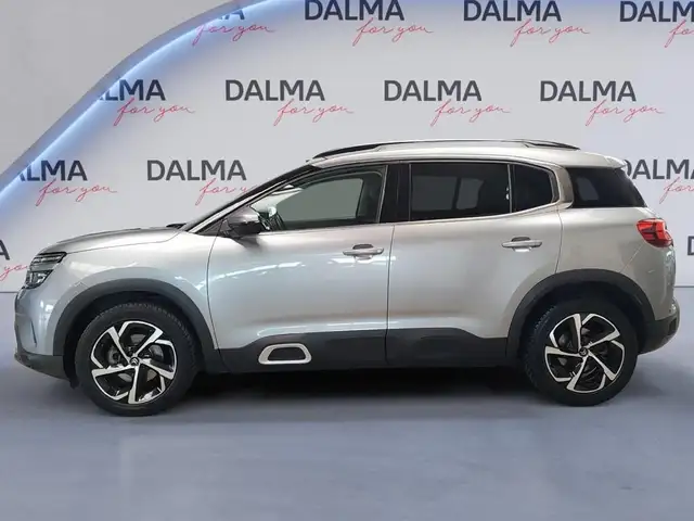 Citroen C5 Aircross view 2