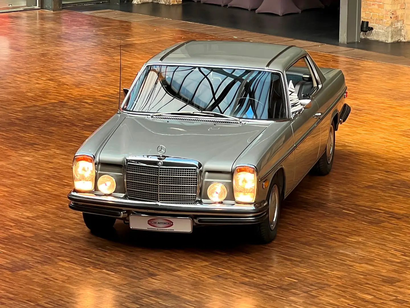 Mercedes-Benz 250 C Silber - 1