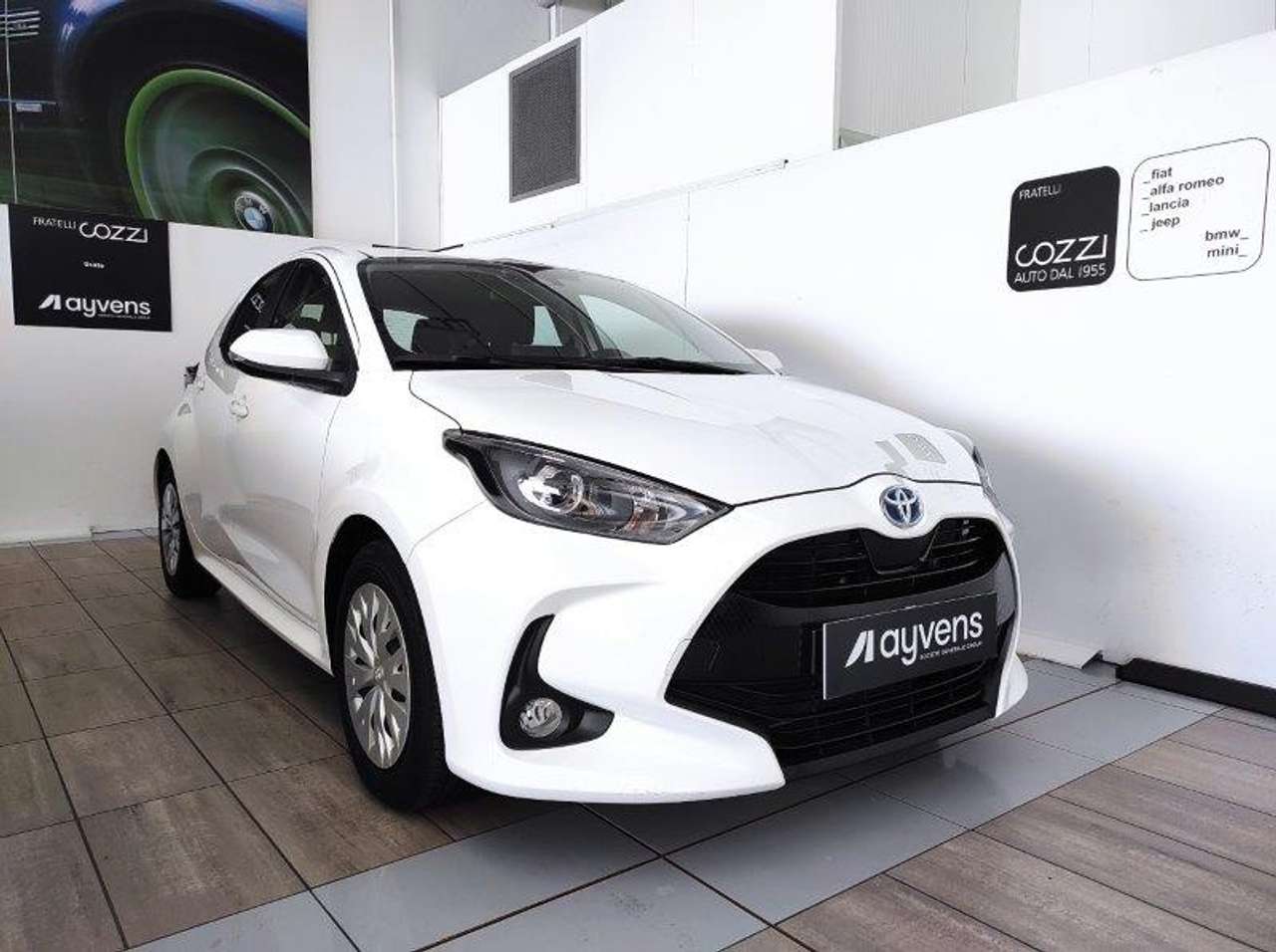 Toyota Yaris 4ª serie - Yaris 1.5 Hybrid 5 porte Business