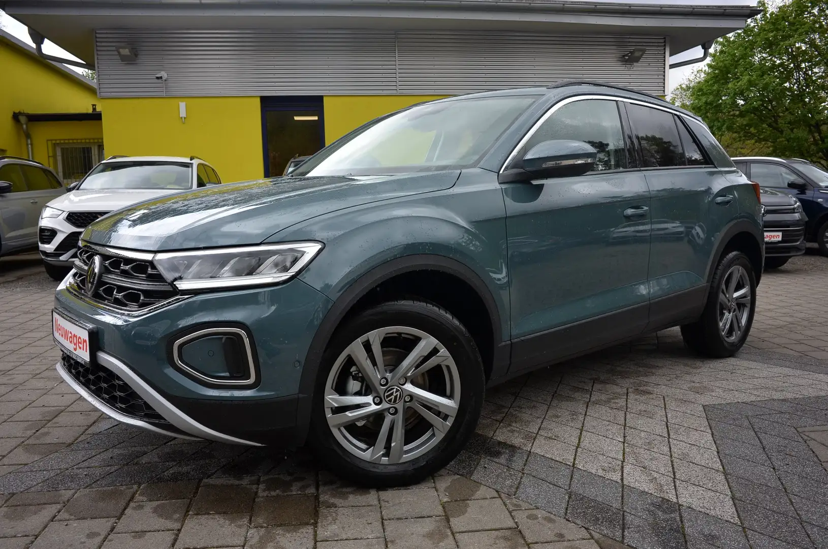 Volkswagen T-Roc 1.5 TSI DSG Life+AHK+KAMERA+17ALU+ACC+VCoc Bleu - 1
