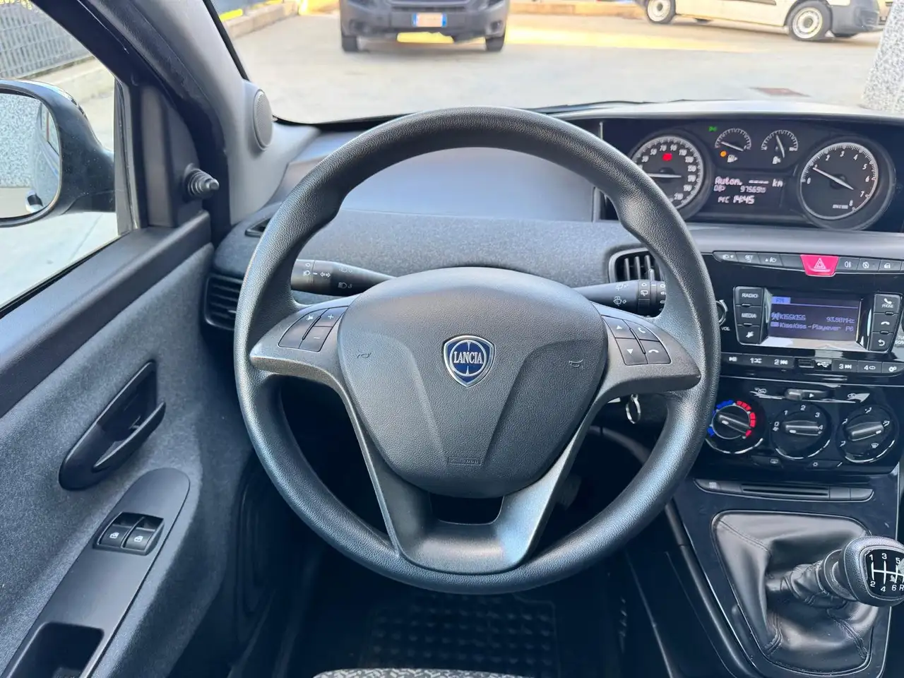 Lancia Ypsilon 2022 — фото 15