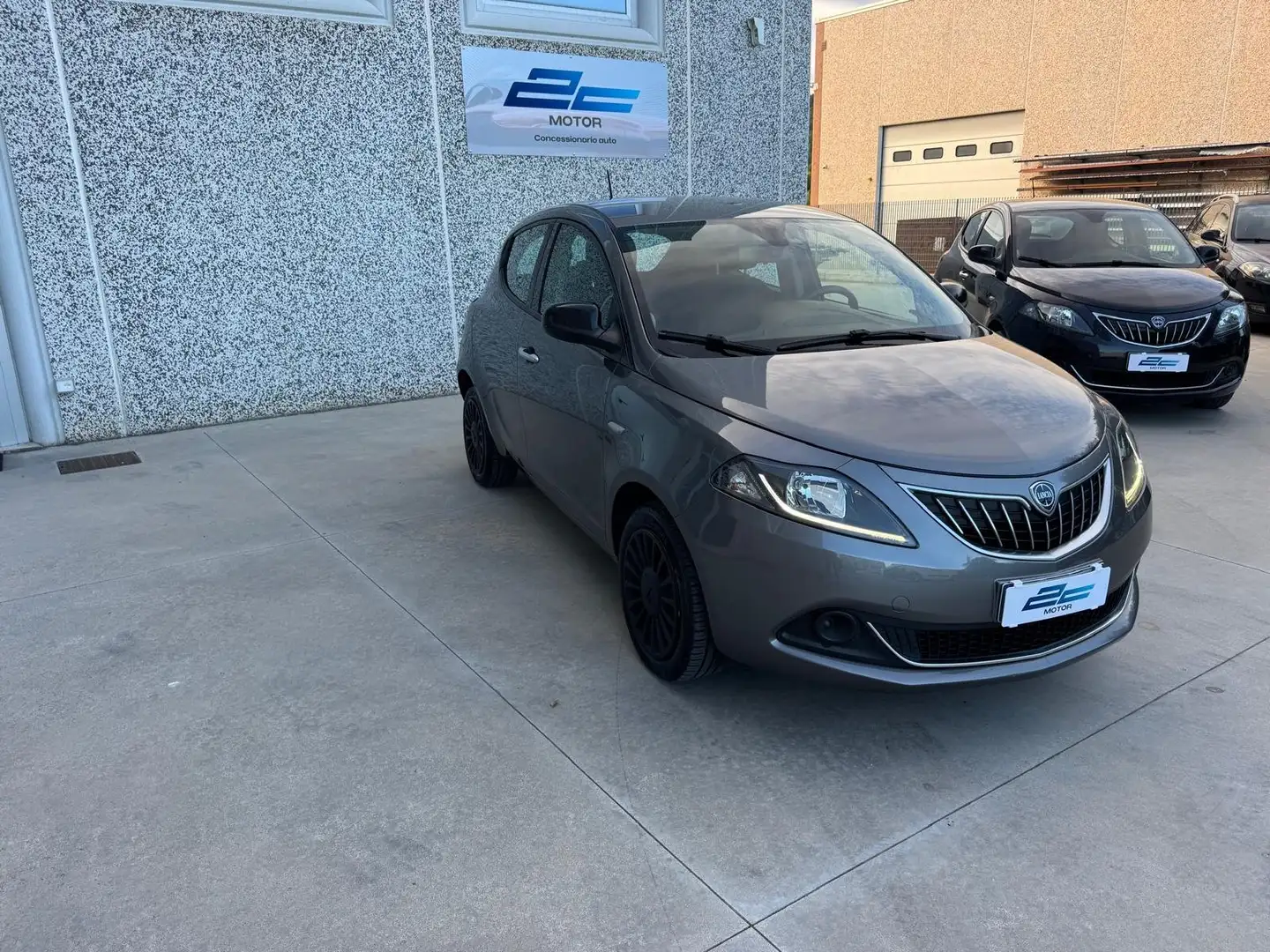 Lancia Ypsilon Ypsilon III 2021 1.0 firefly hybrid Silver s Gris - 2