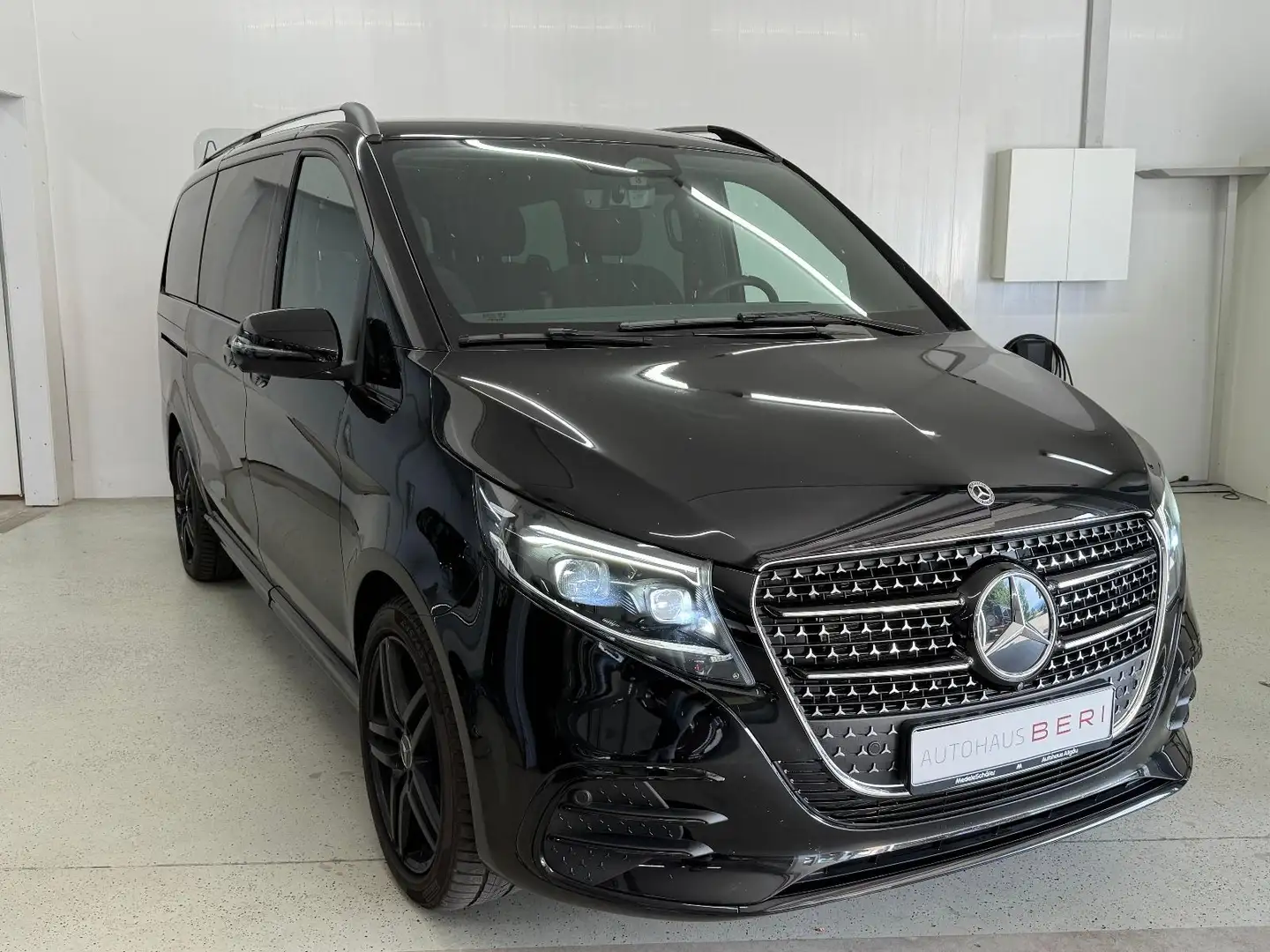 Mercedes-Benz V 250 d 4MATIC AMG lang *DIS*Airmatic*AHK*Stdhz. Negru - 1