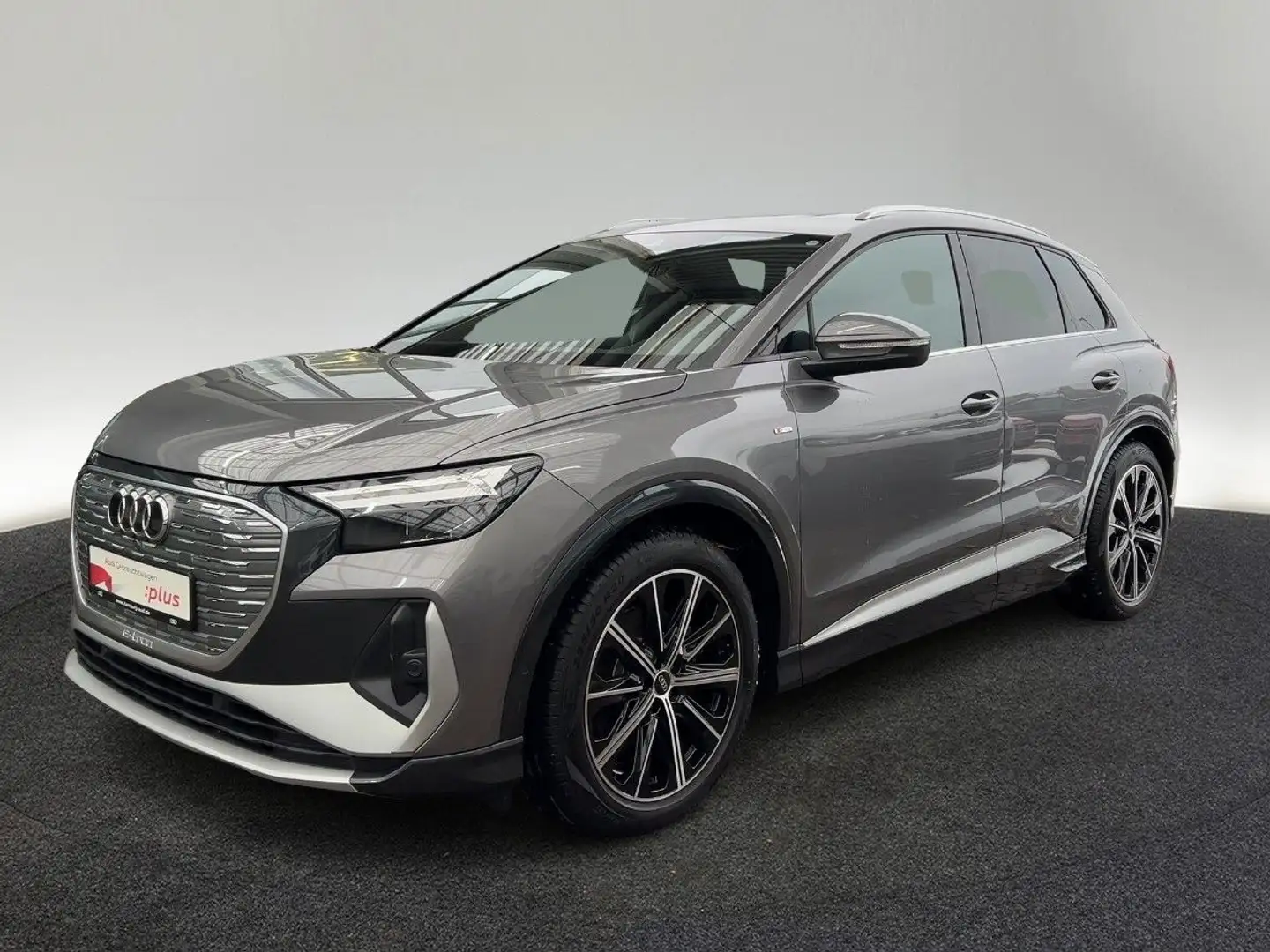 Audi Q4 e-tron Q4 35 e-tron 125 kW S line Navi Pano Virtual Sit Grau - 2