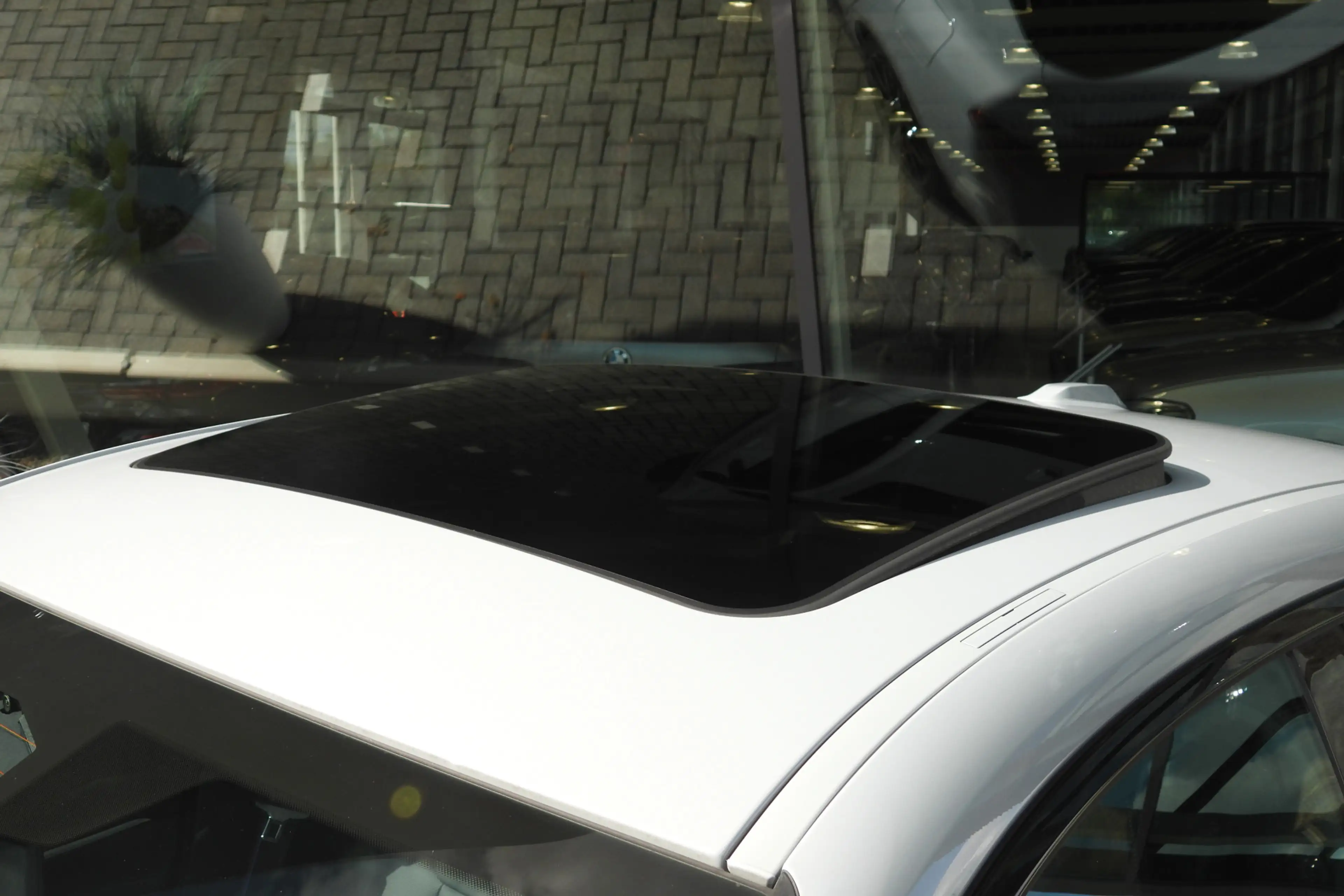 BMW i4 eDrive40 M Sport / Schuif-kanteldak / Comfort Acce — photo 8