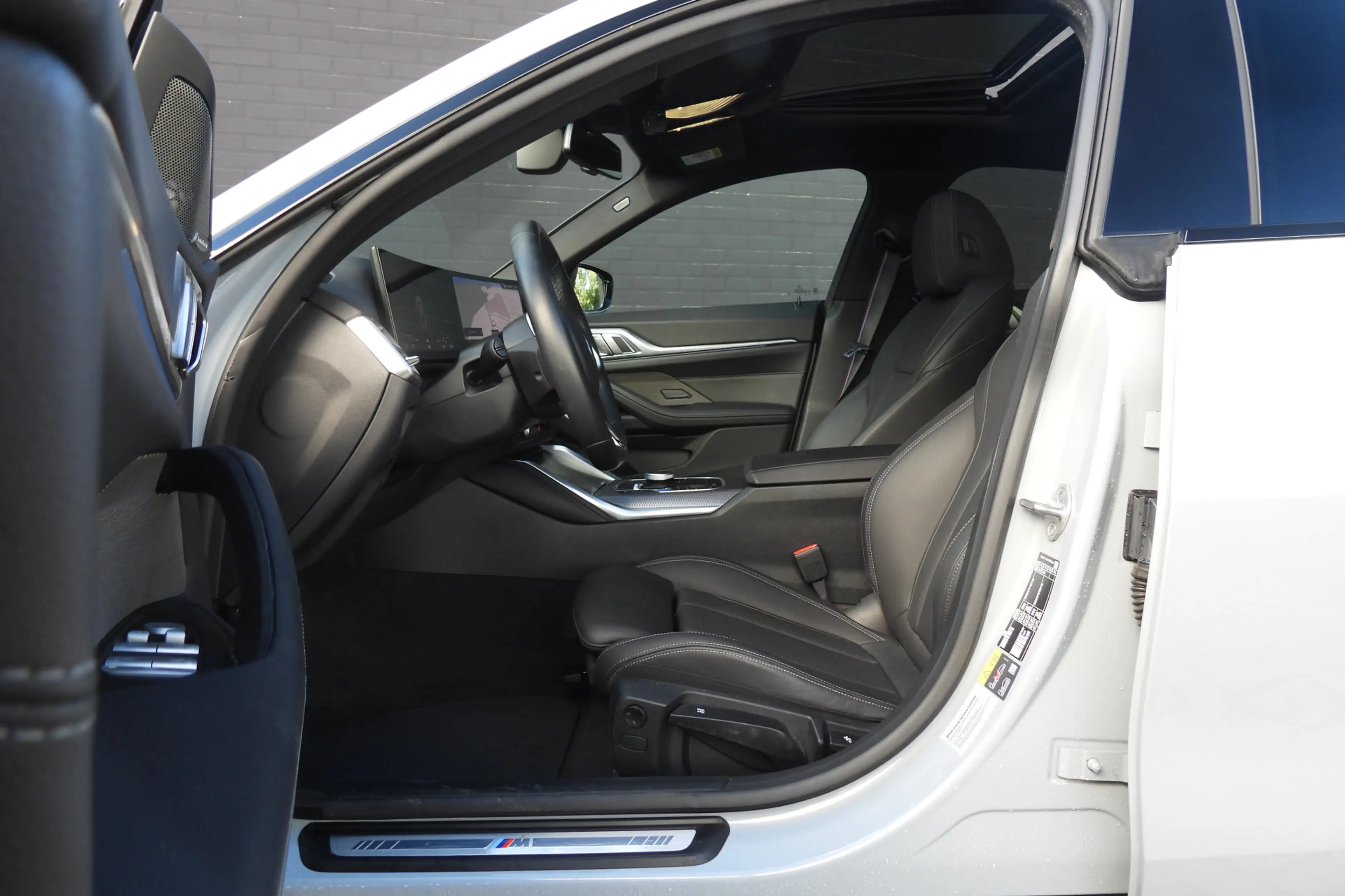 BMW i4 eDrive40 M Sport / Schuif-kanteldak / Comfort Acce — photo 13