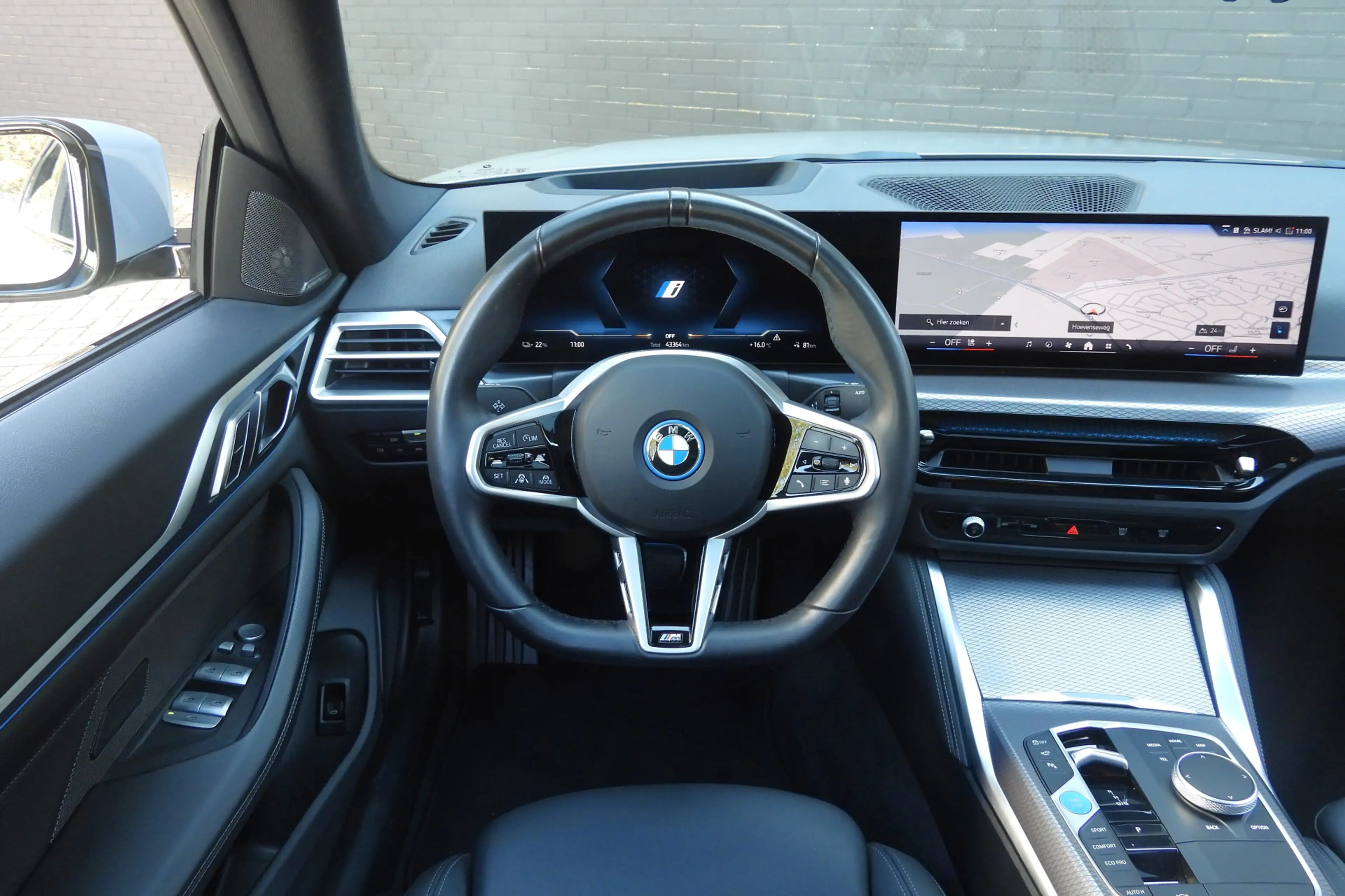 BMW i4 eDrive40 M Sport / Schuif-kanteldak / Comfort Acce — photo 2