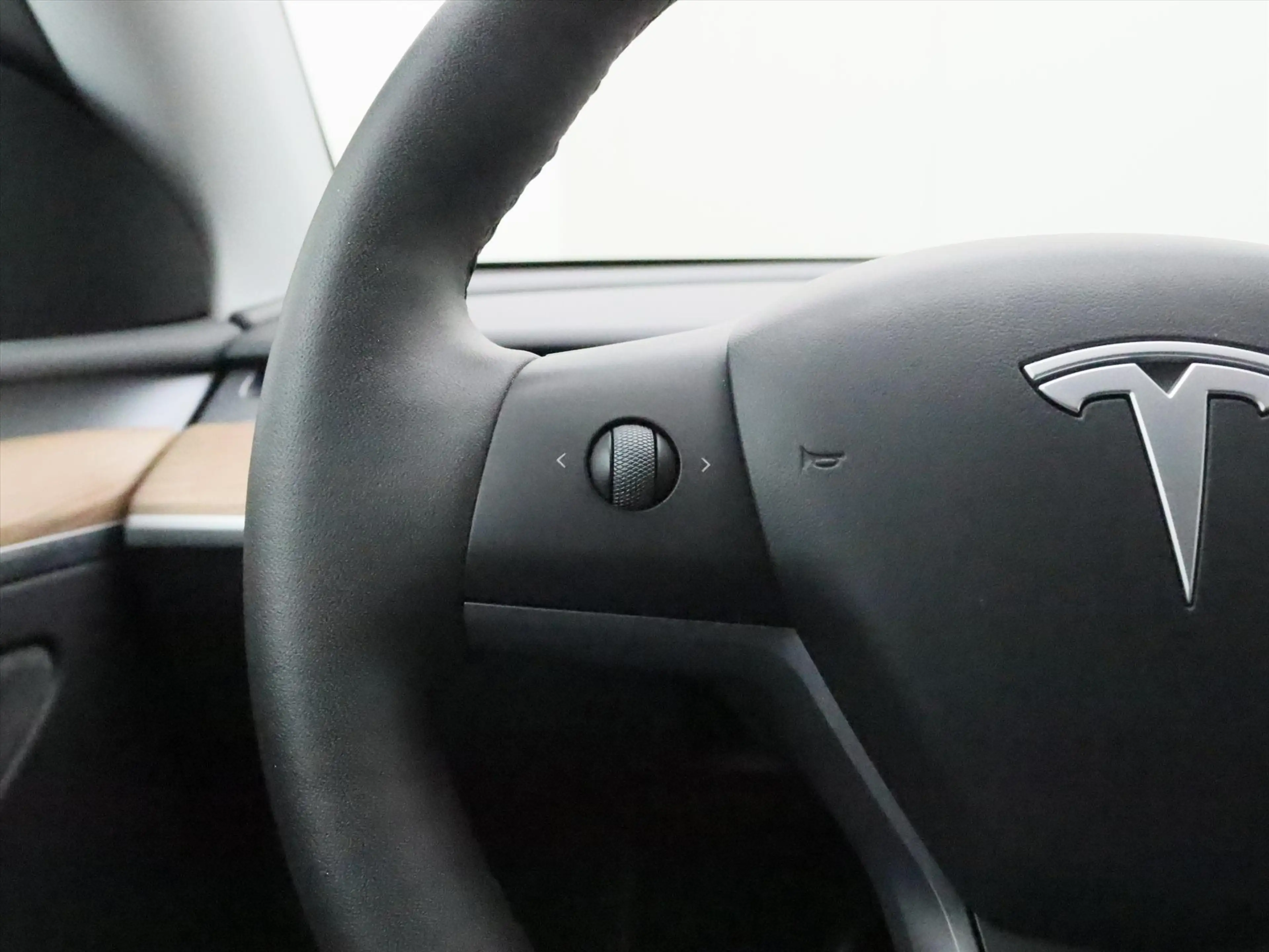 Tesla Model Y Long Range AWD 75kWh 351pk 91.9% SoH [ TREKHAAK+AM — photo 22