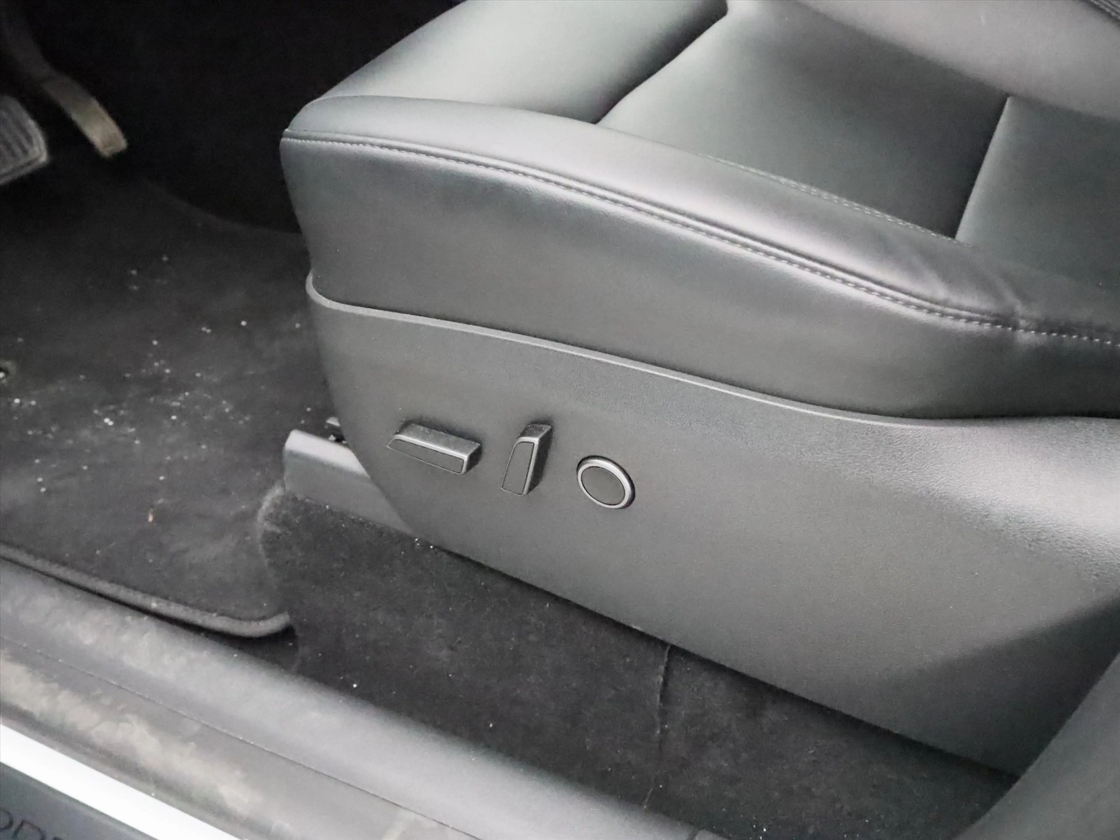 Tesla Model Y Long Range AWD 75kWh 351pk 91.9% SoH [ TREKHAAK+AM — photo 20